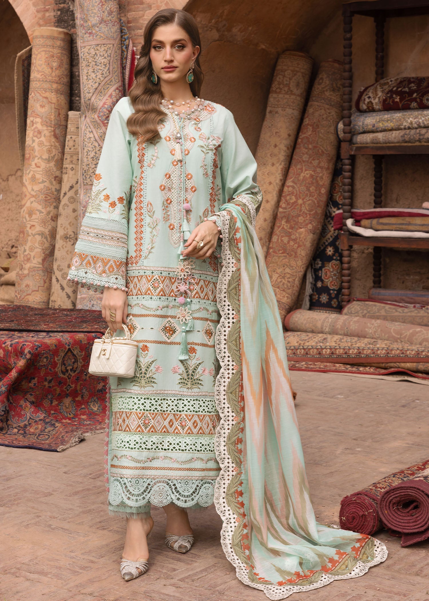 Breeze Festive Luxury Lawn – RUNA-8-A