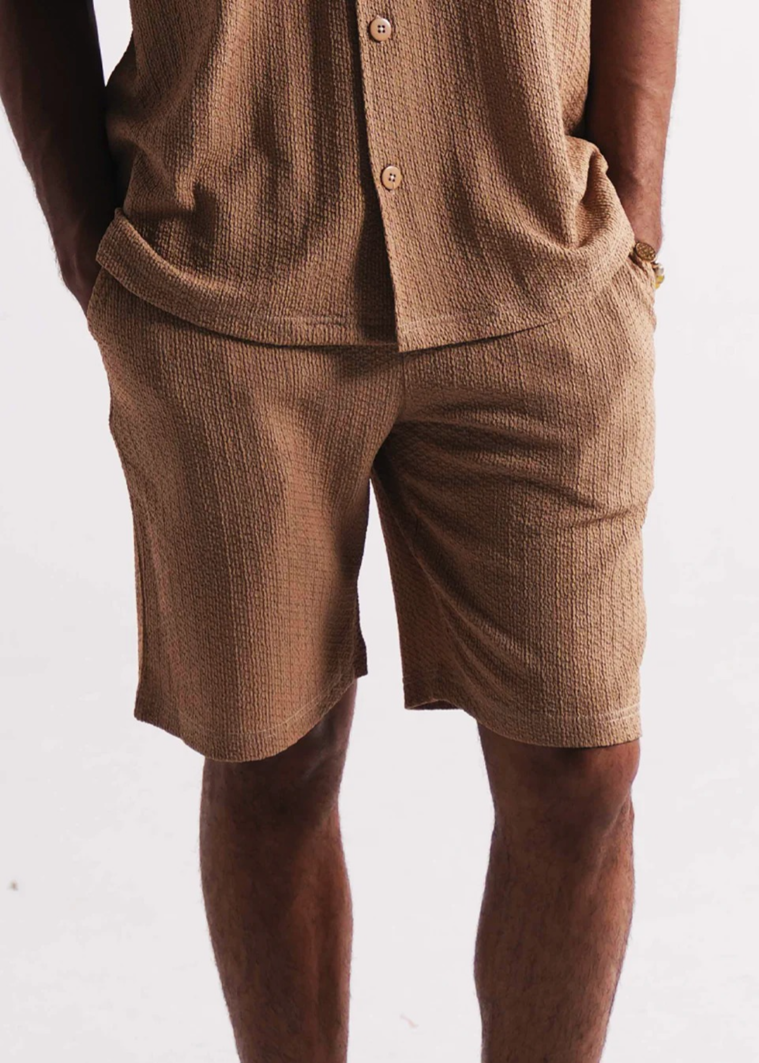 seersucker Shorts in Camel brown