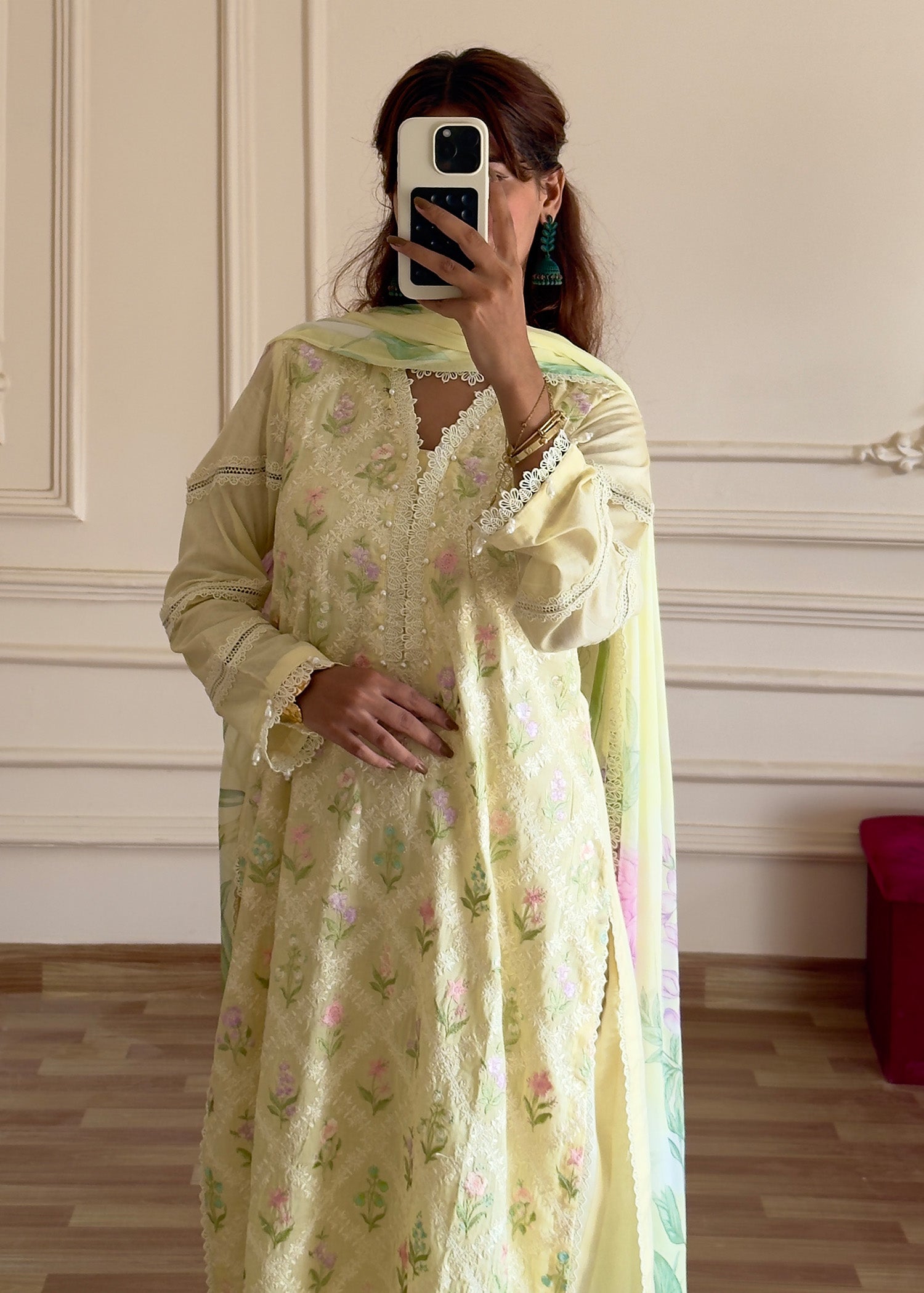 lawn Kurta Set in Lemon chiffon