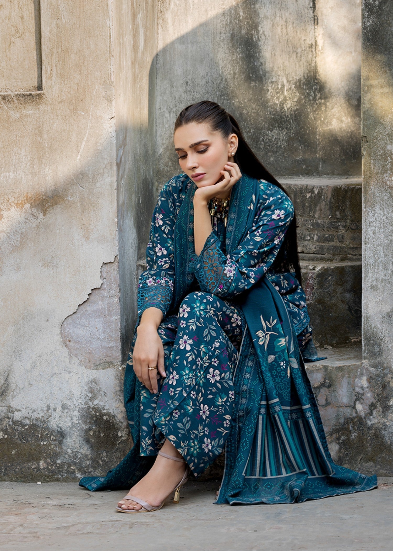khaddar Kurta Set in Sapphire blue