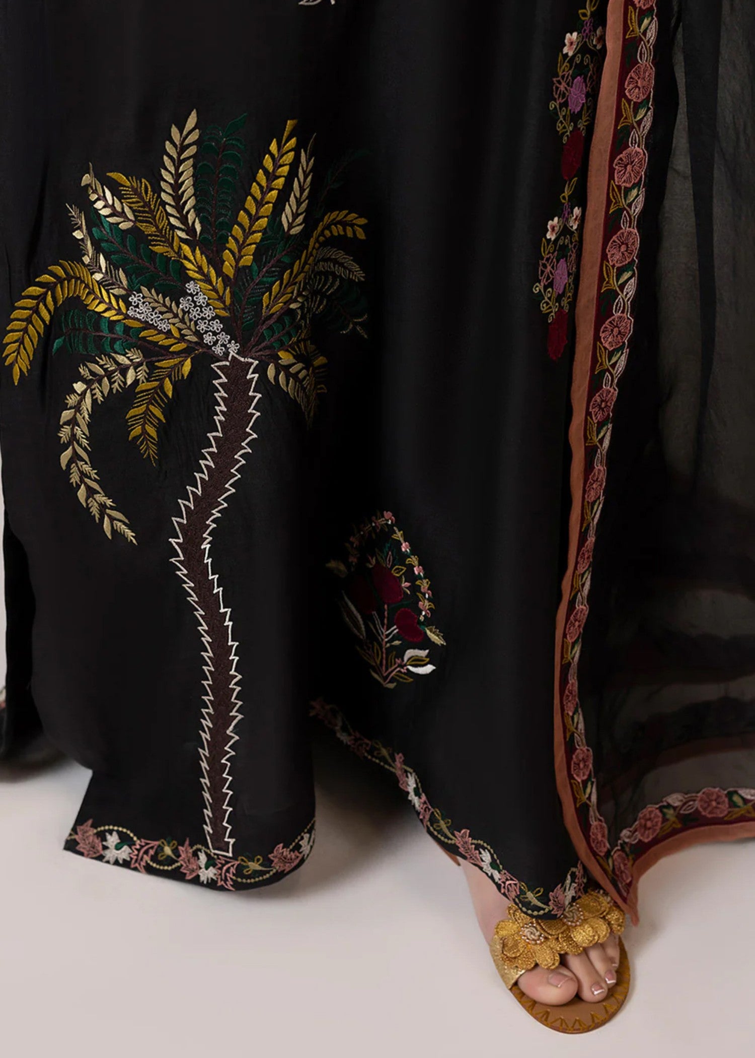 khaddi silk Kaftan in Black
