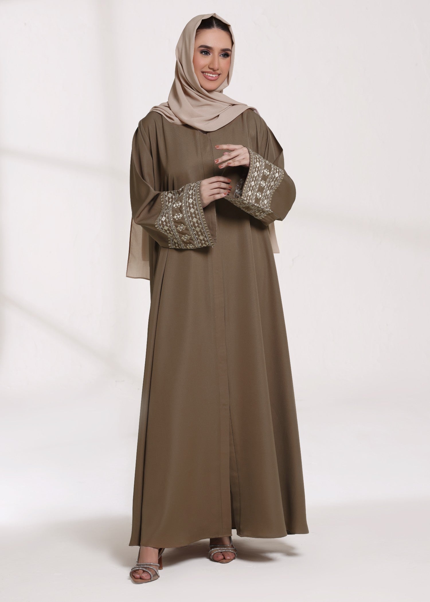 nidha Abaya in Coffee brown