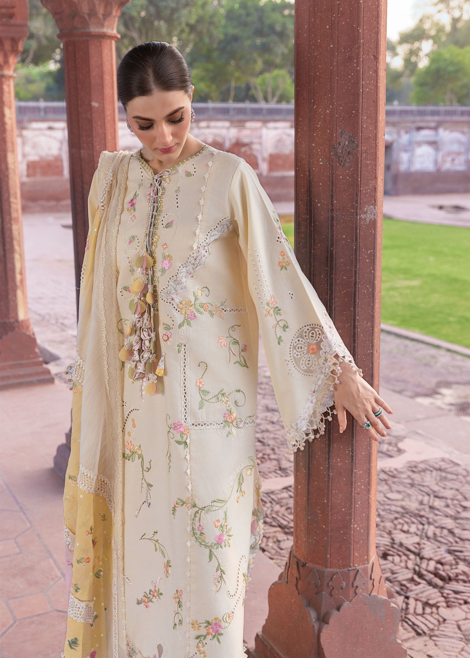 Flow Luxury Lawn – MANIFESTED MEADOWS - D7A