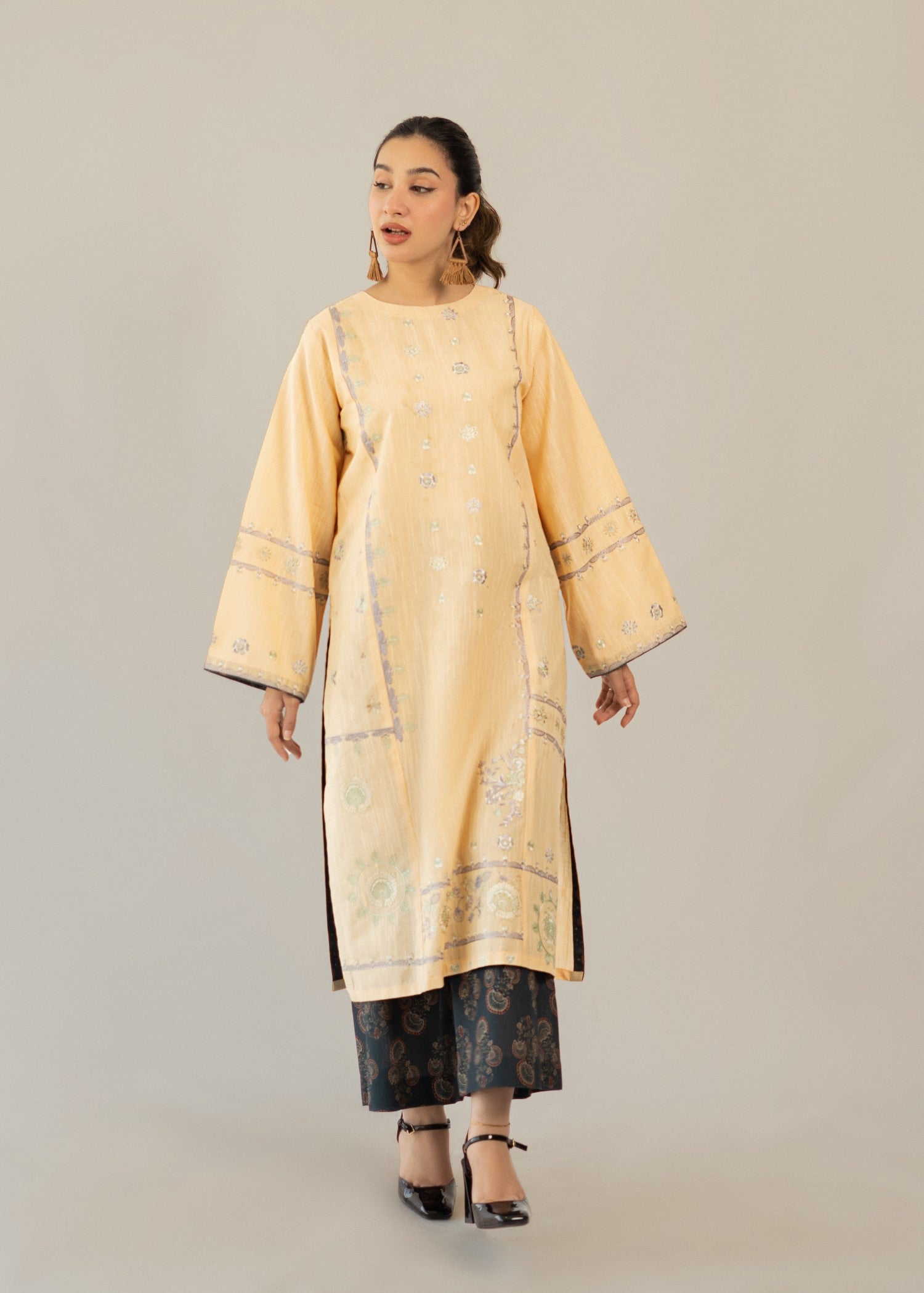 slub khaddar Kurta Set in Charcoal black, peach orange