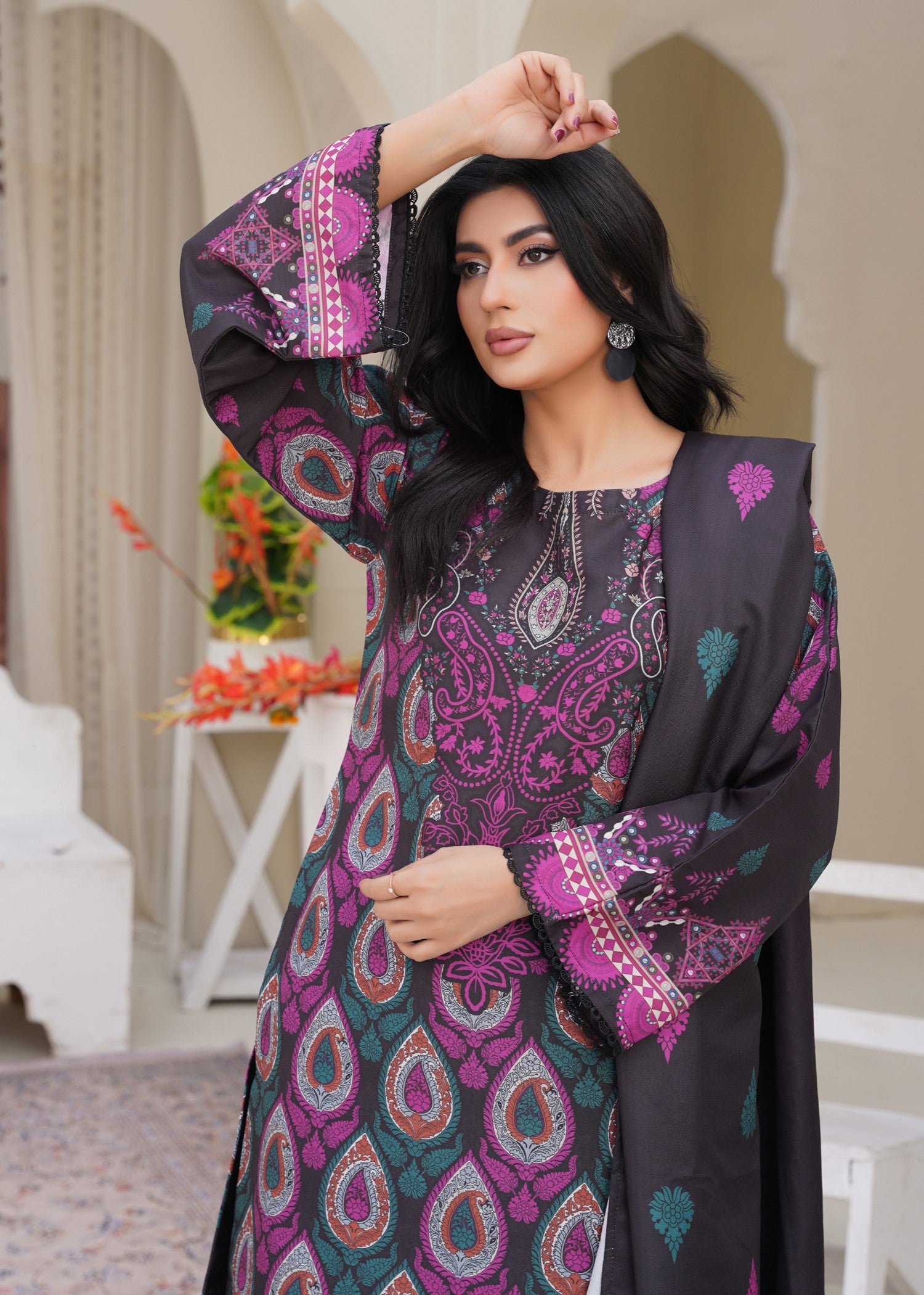 pk raw silk Kurta Set in Black, charcoal black