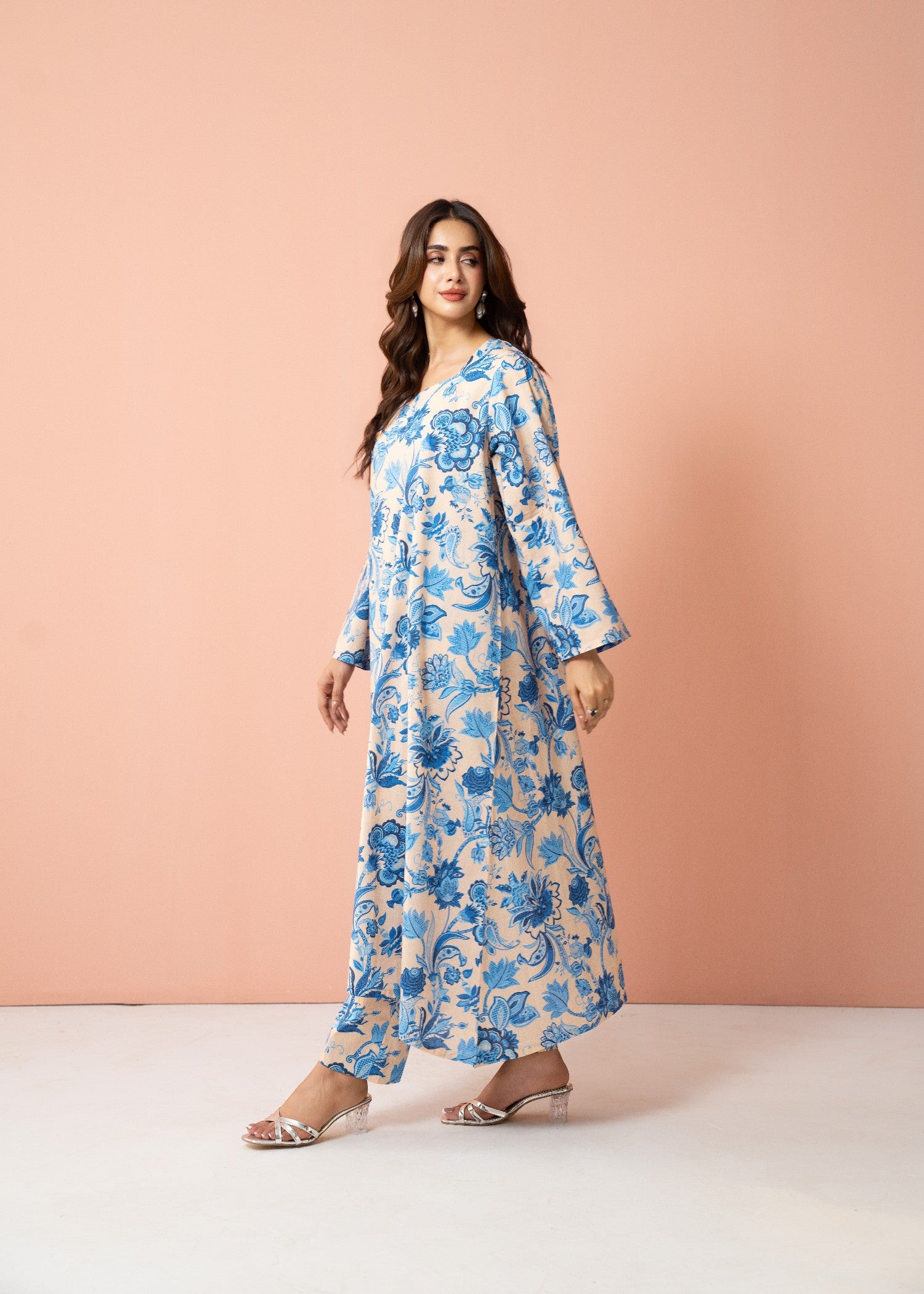 lawn cotton Pishwas in Ivory, baby blue
