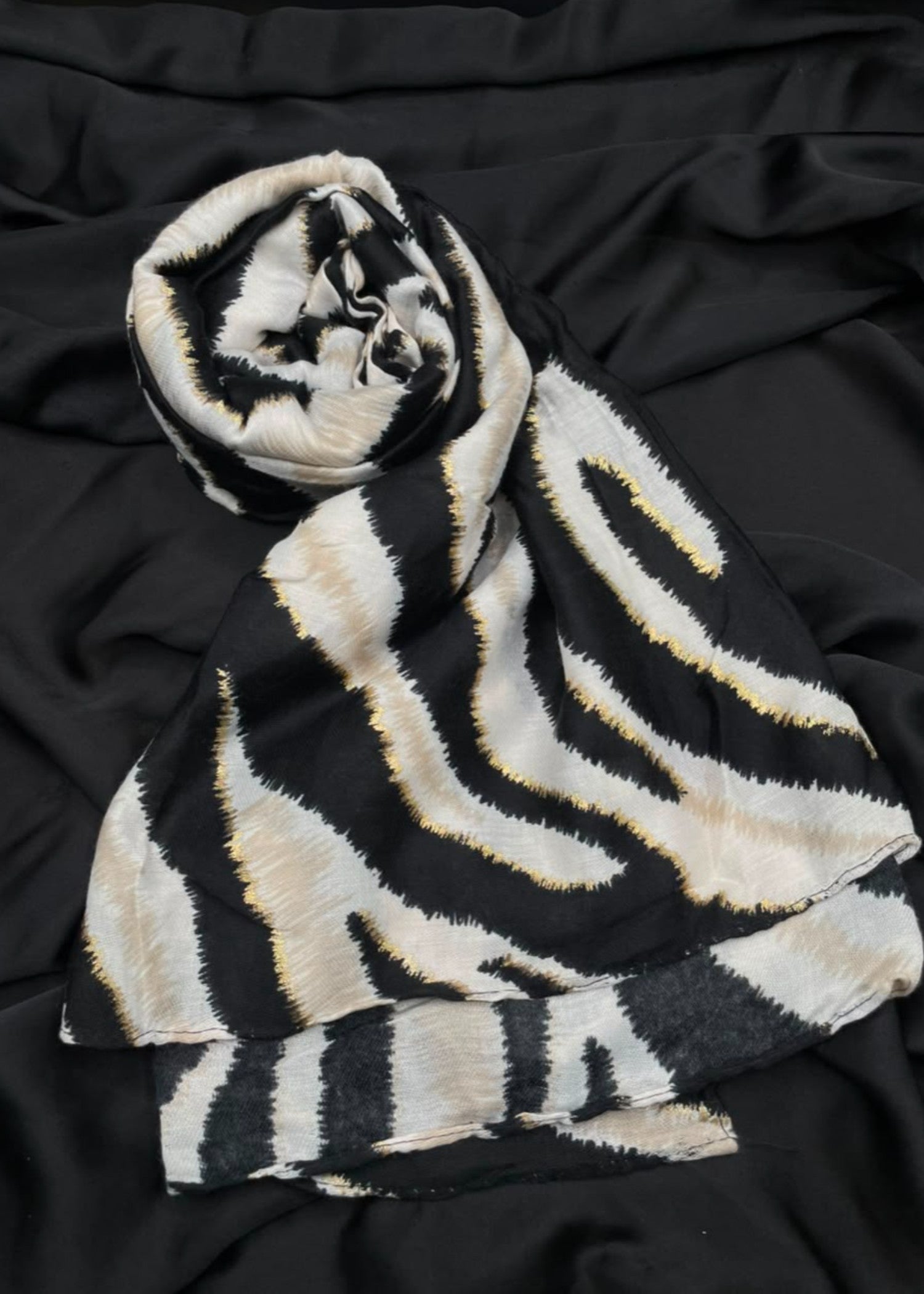Scarf in Multi Color by - Trendy Women Scarf ZWT2838