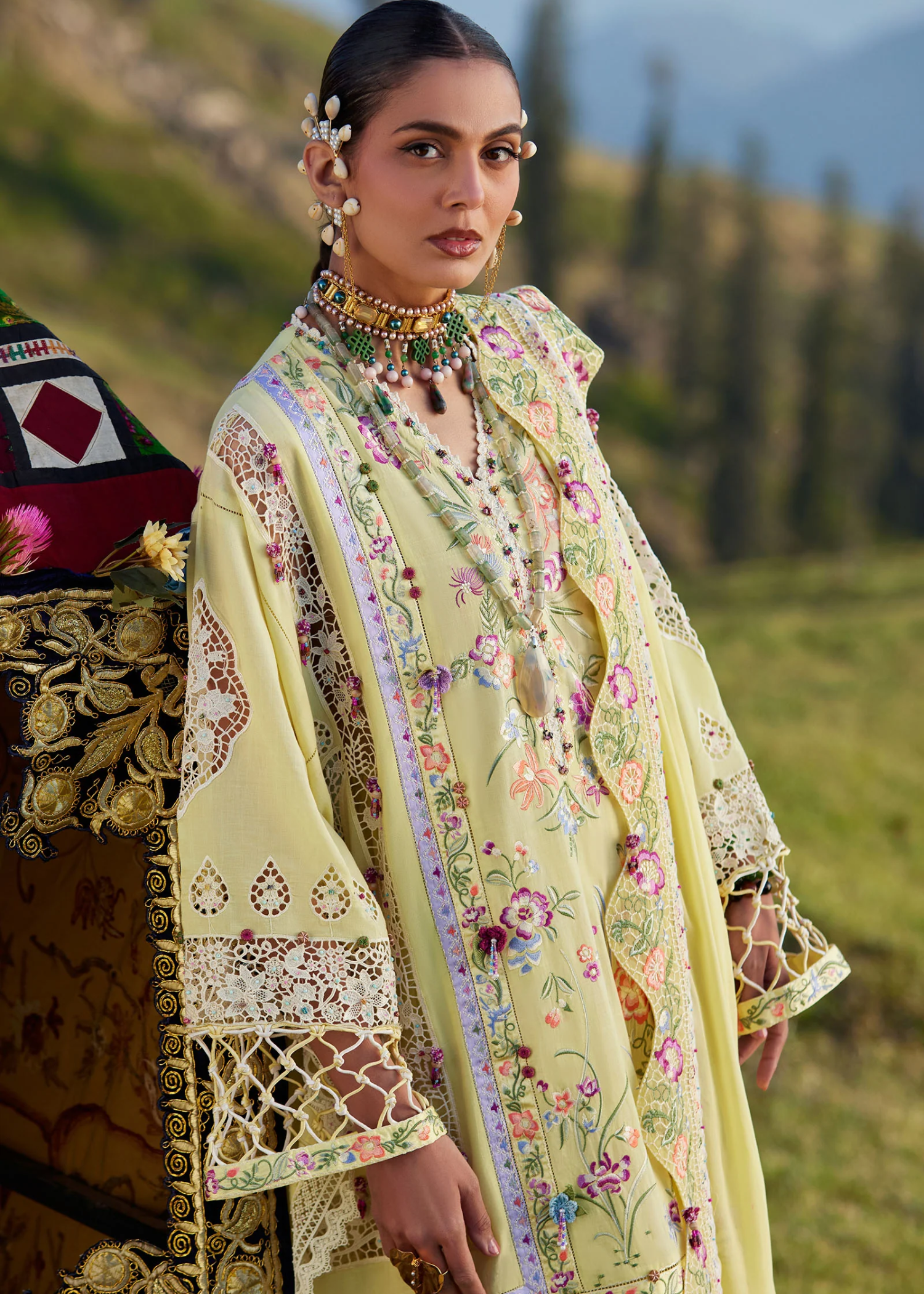 slub lawn Unstitched in Pale yellow