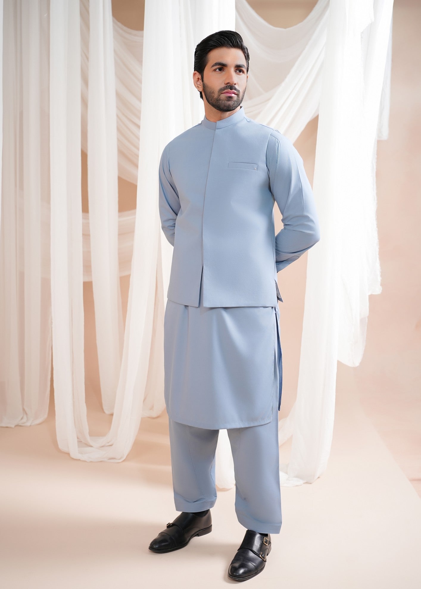 wash & wear Waistcoat in Powder blue