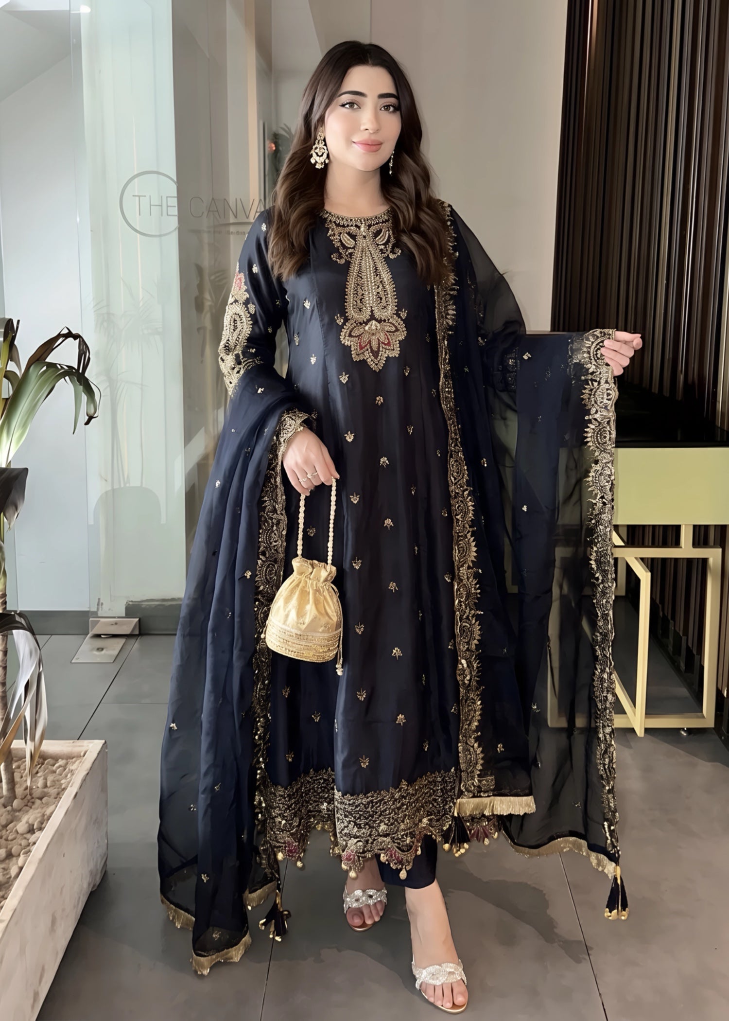 silk Maxi in Black