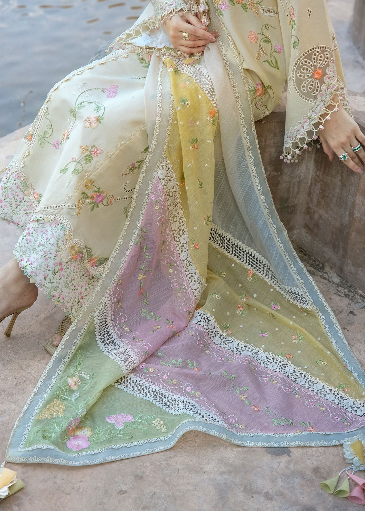 Flow Luxury Lawn – MANIFESTED MEADOWS - D7A