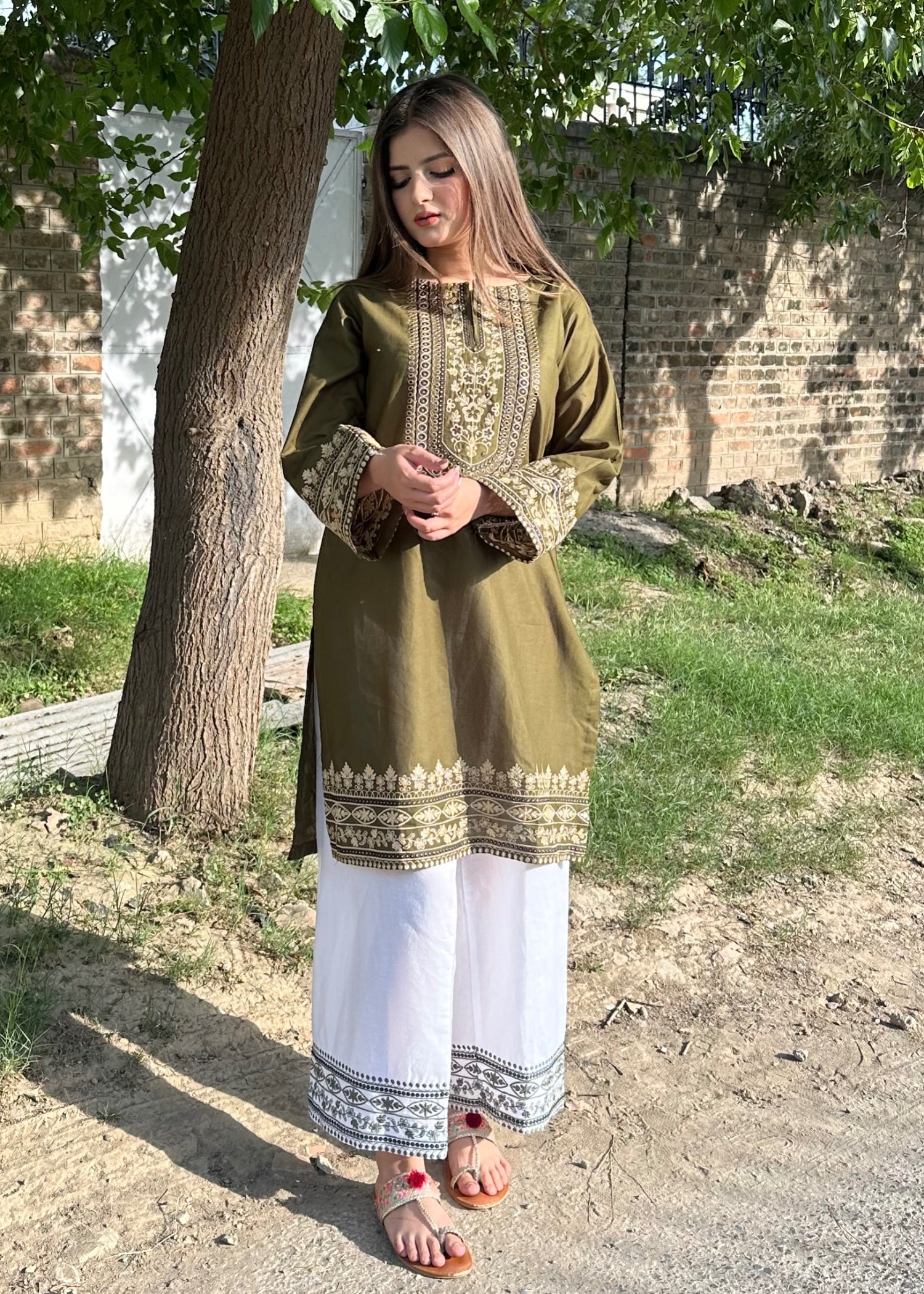 lawn Kurta Set in White, olive green