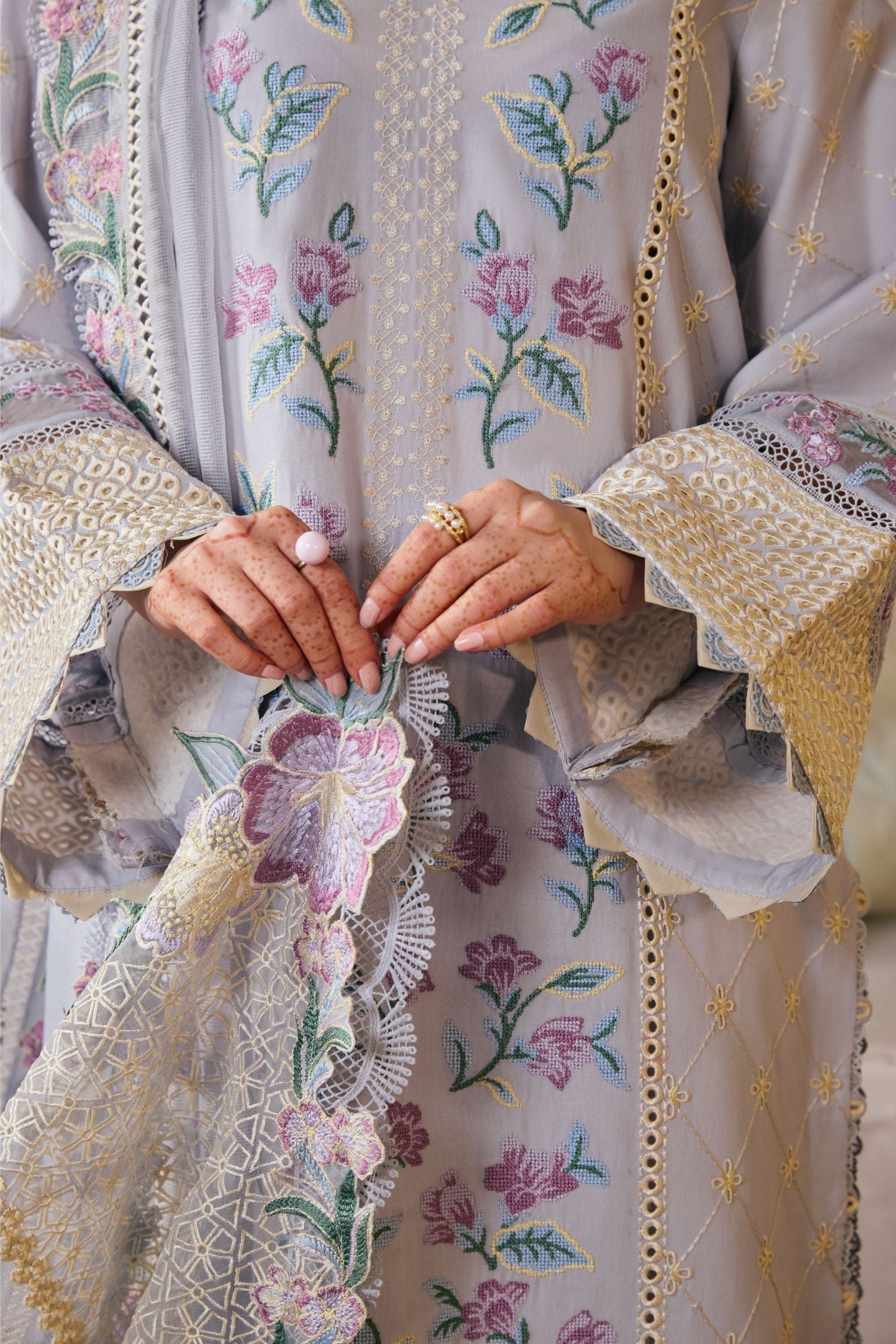 Eid Luxury Lawn – Pari
