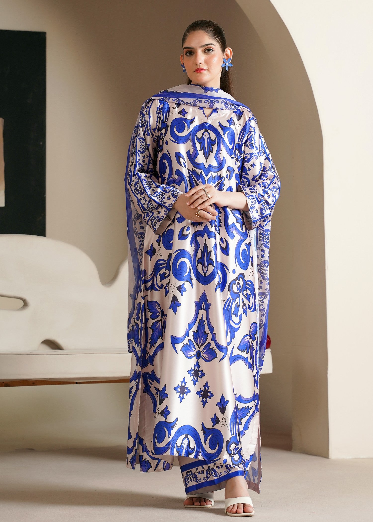 silk Kaftan in Royal blue