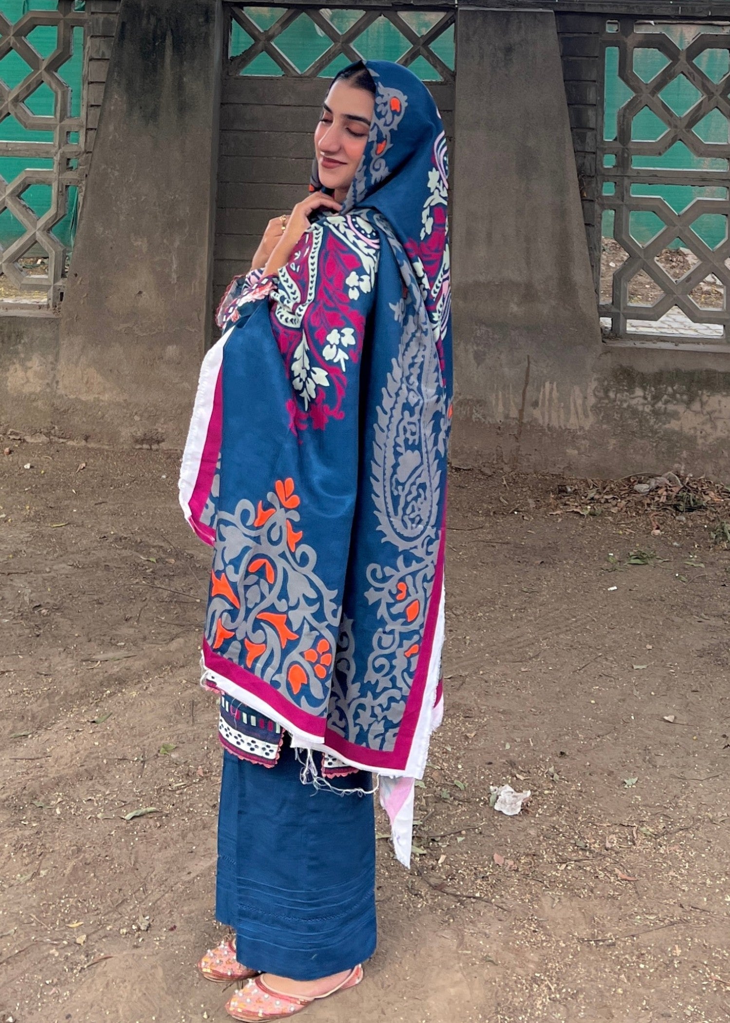 khaddar Kurta Set in Cobalt blue