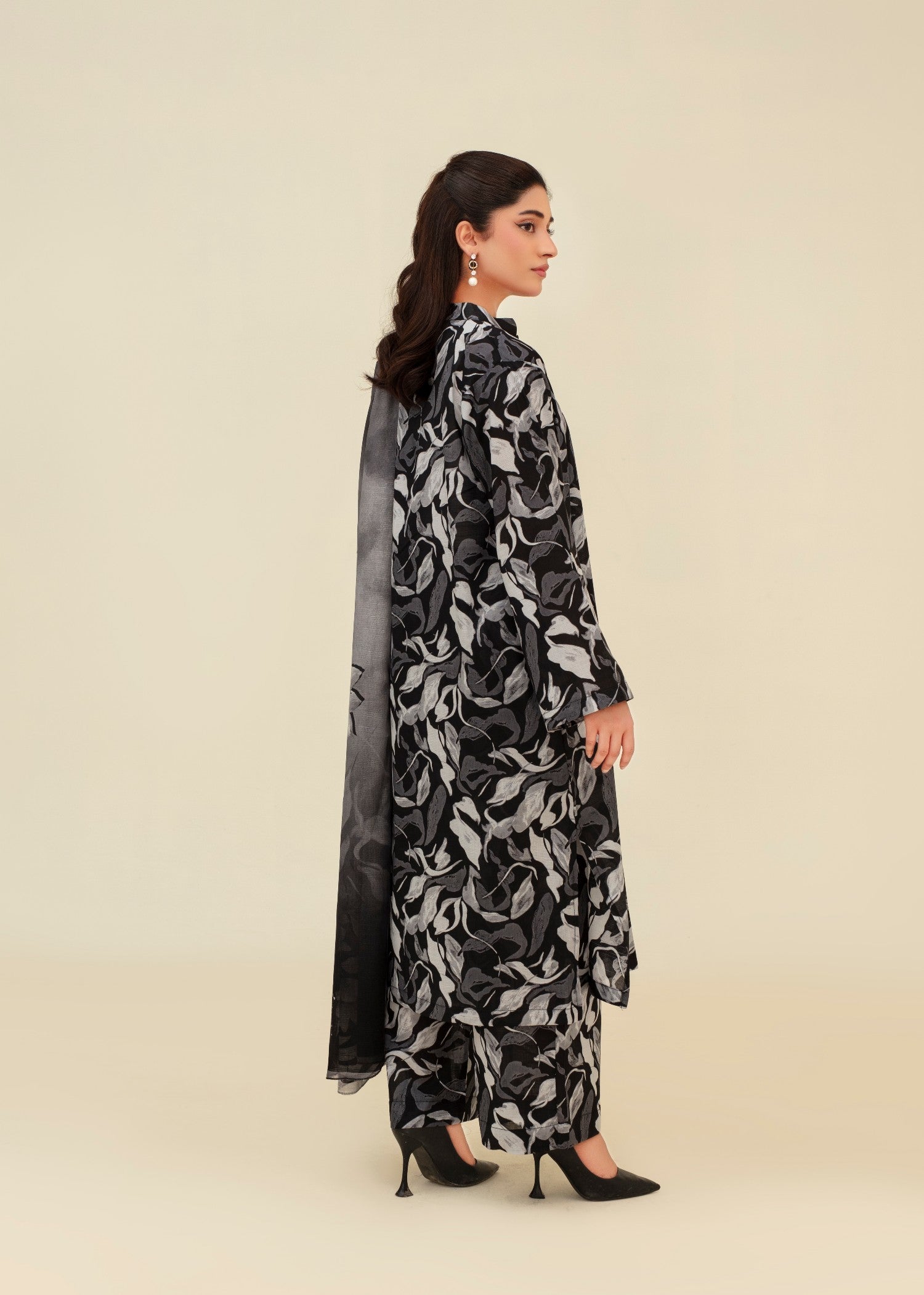 slub lawn Kurta Set in Black