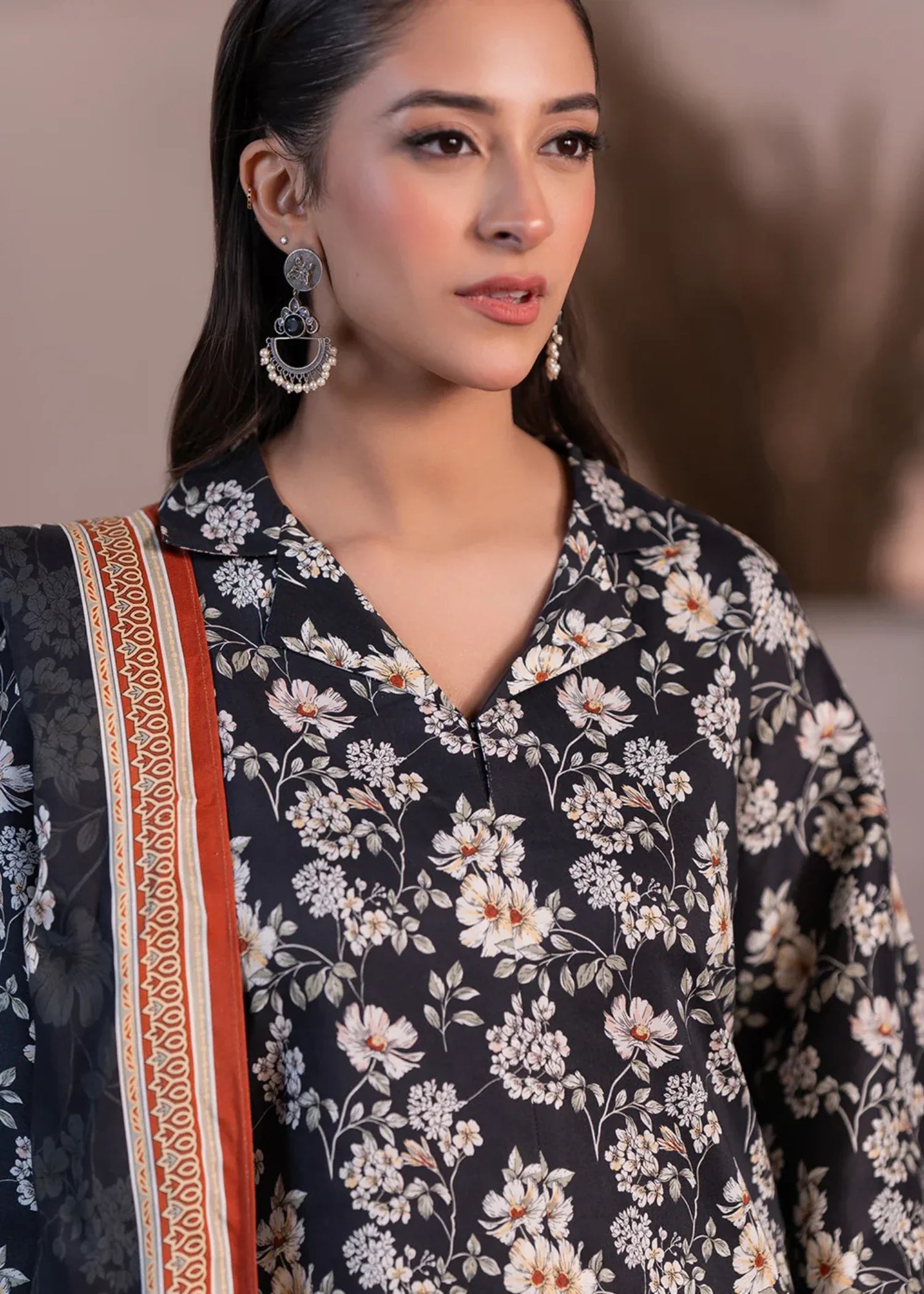 khaddar Unstitched in Black