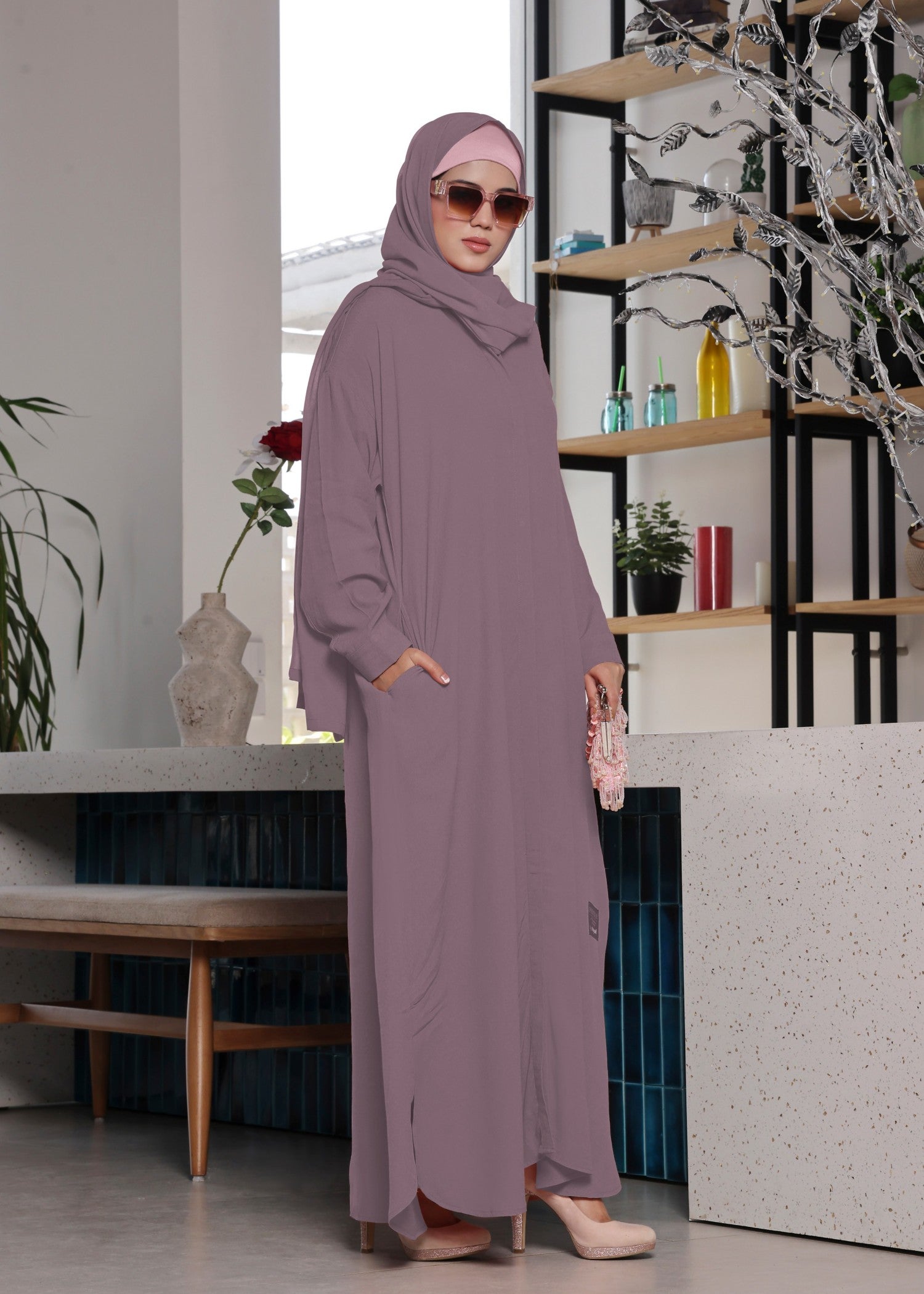 polyester Abaya in Mauve
