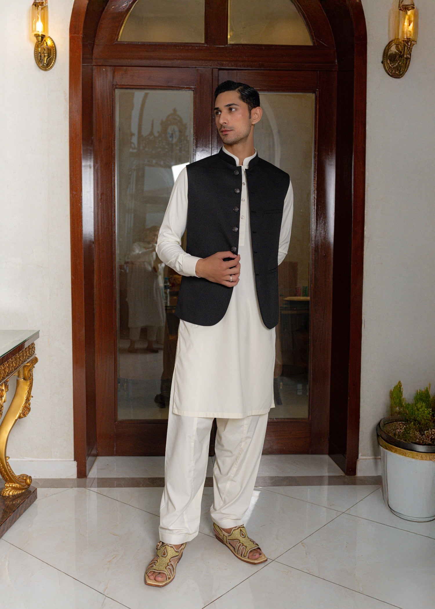 rayon Waistcoat in Black