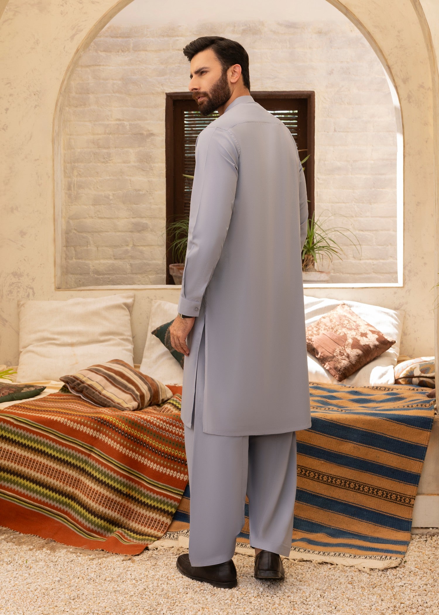wash & wear Shalwar Kameez in Pastel grey