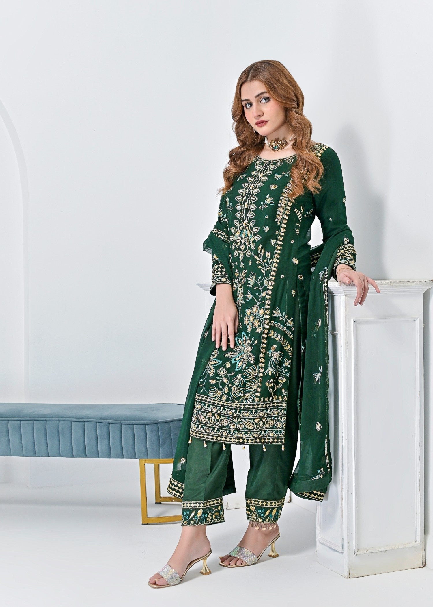 crinkle chiffon Kurta Set in Bottle green