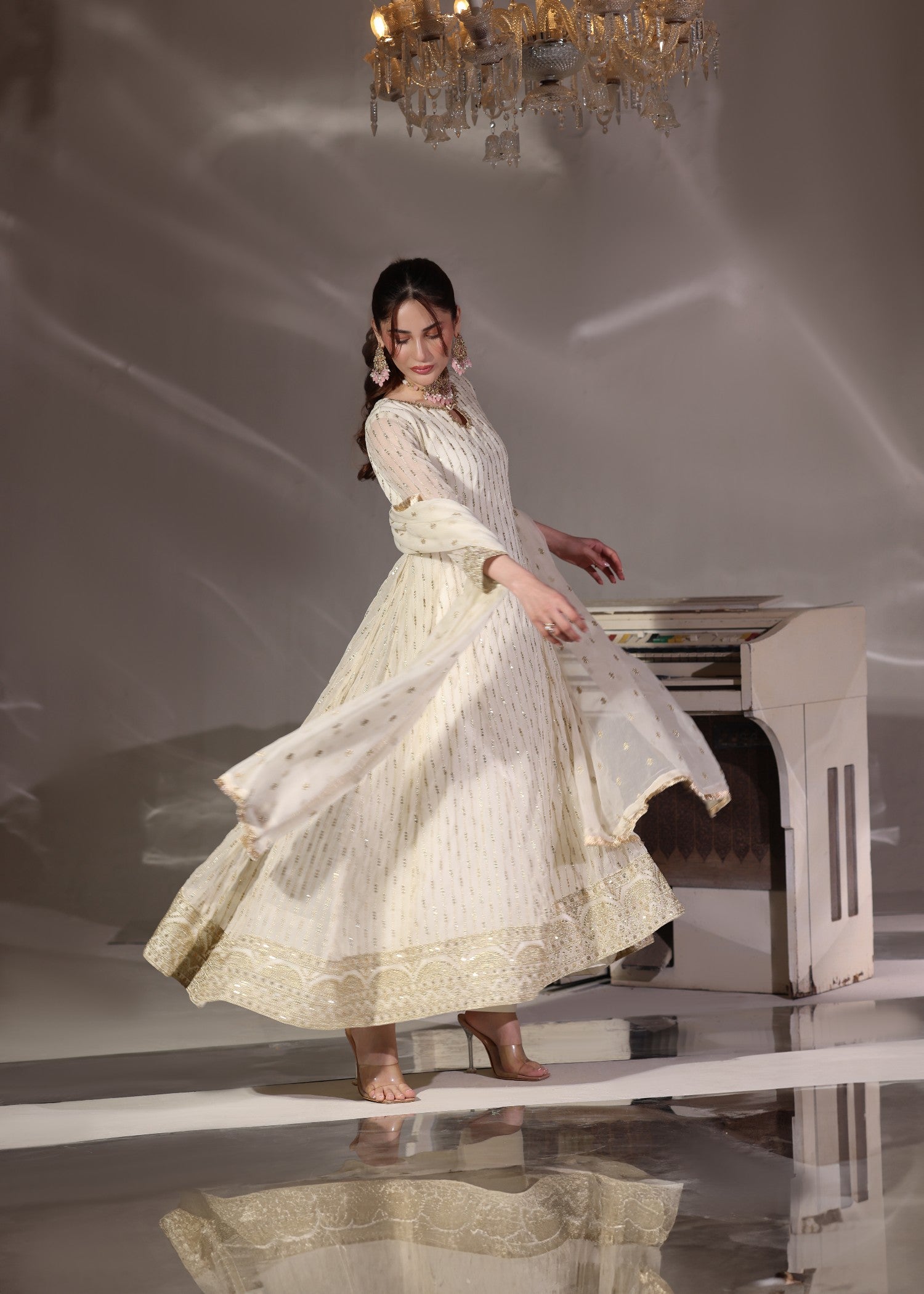 chiffon Pishwas in Off-white