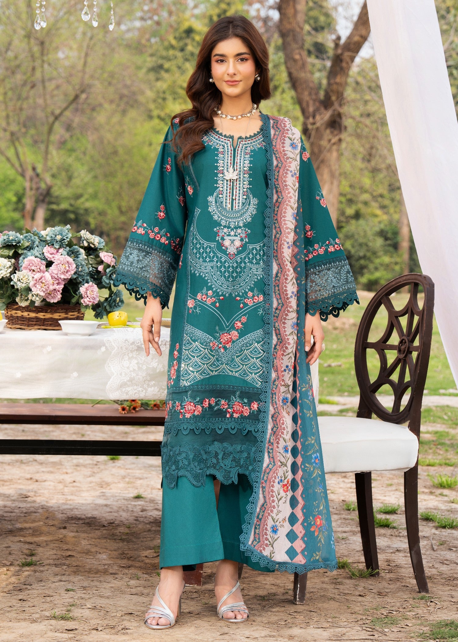 lawn Kurta Set in Pine green