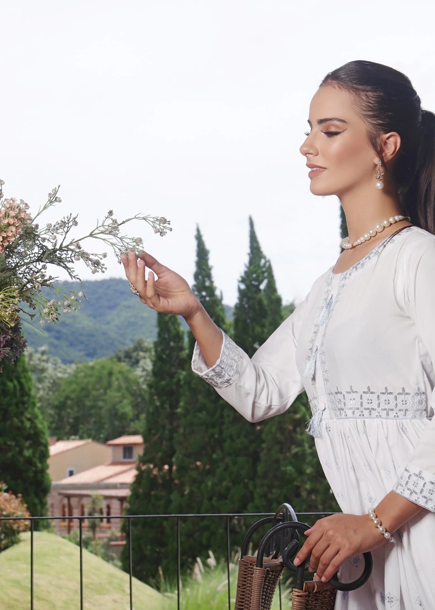 lawn cotton Pishwas in White