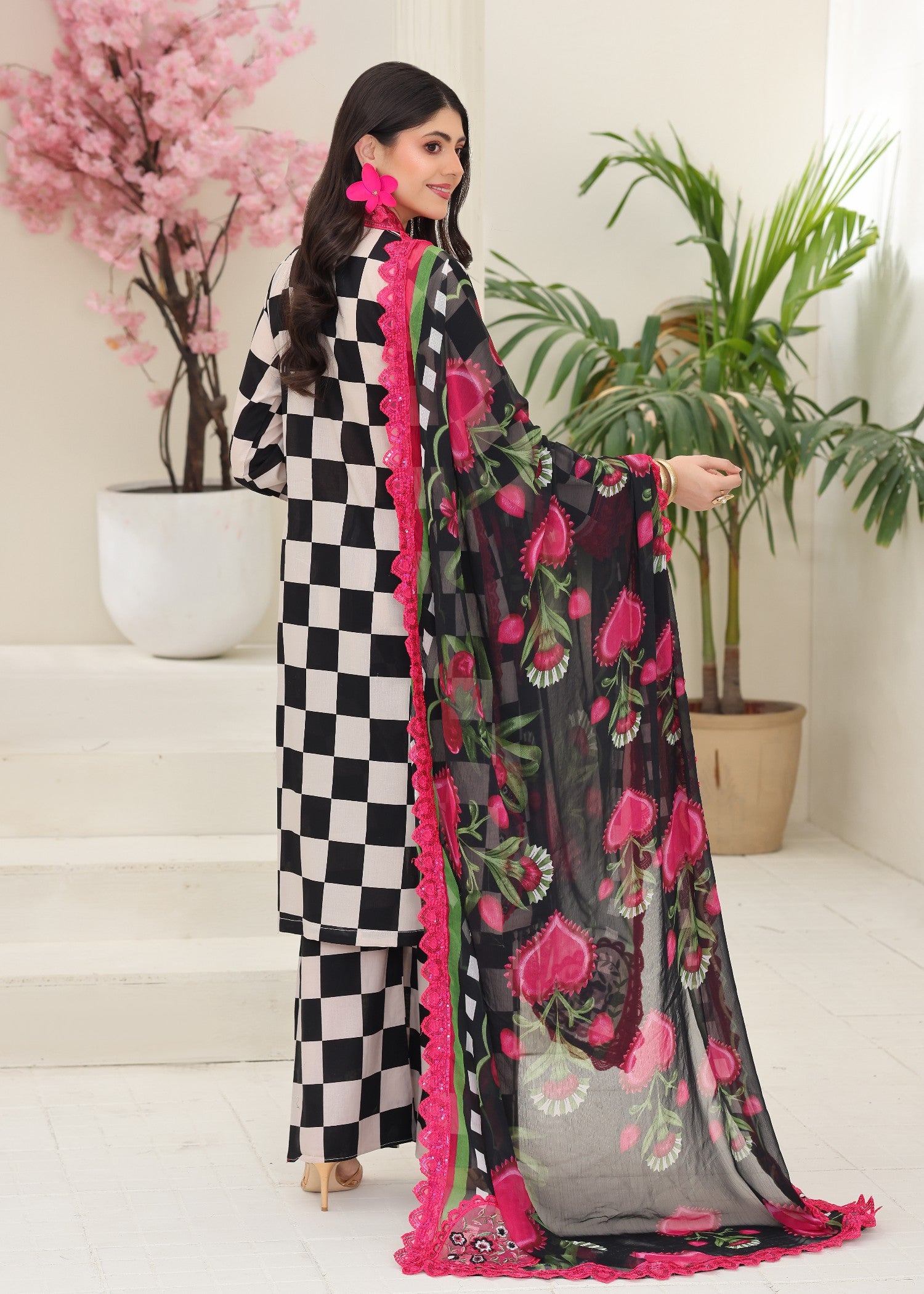 lawn Kurta Set in Black, pearl white