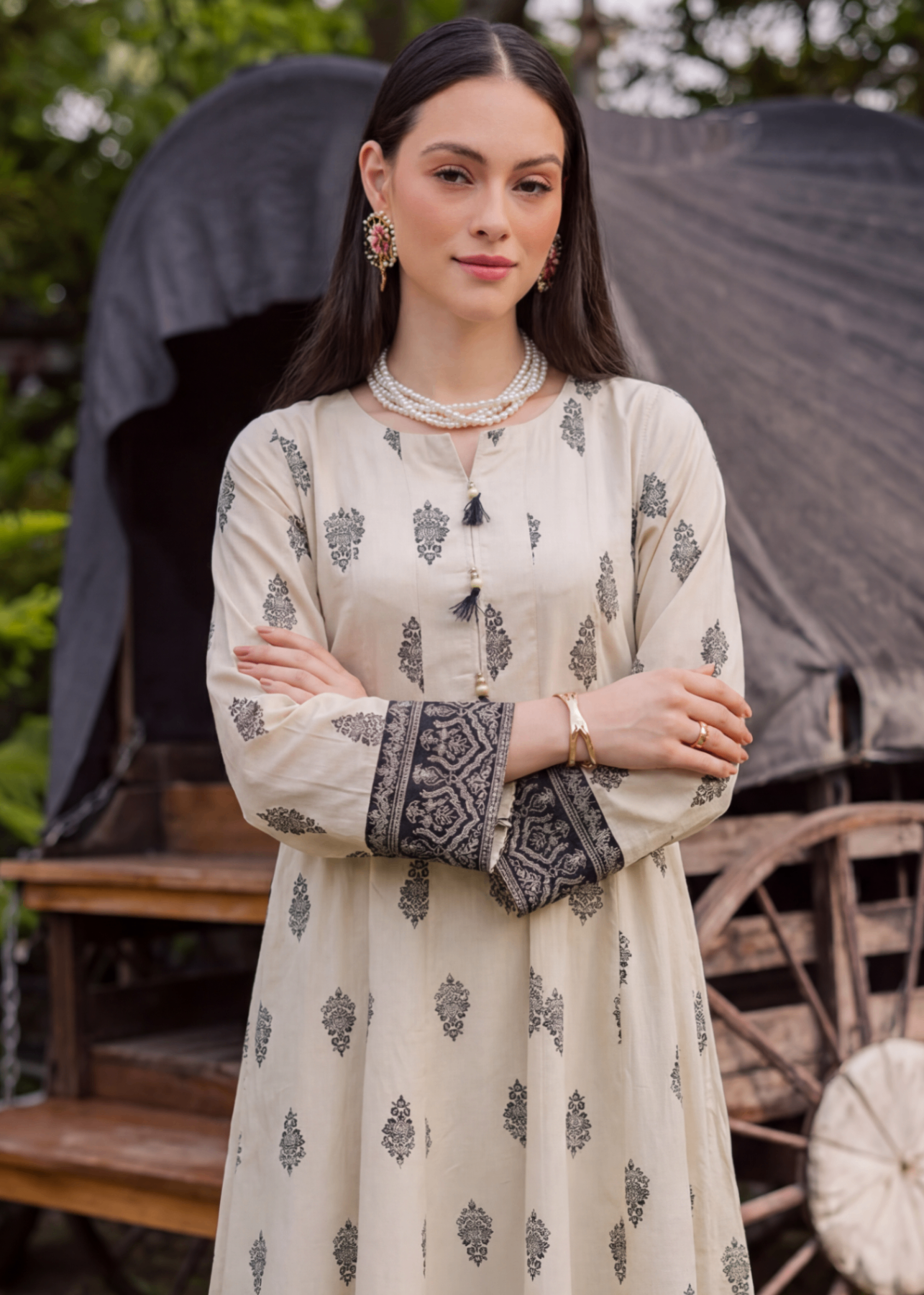 linen Pishwas in Beige