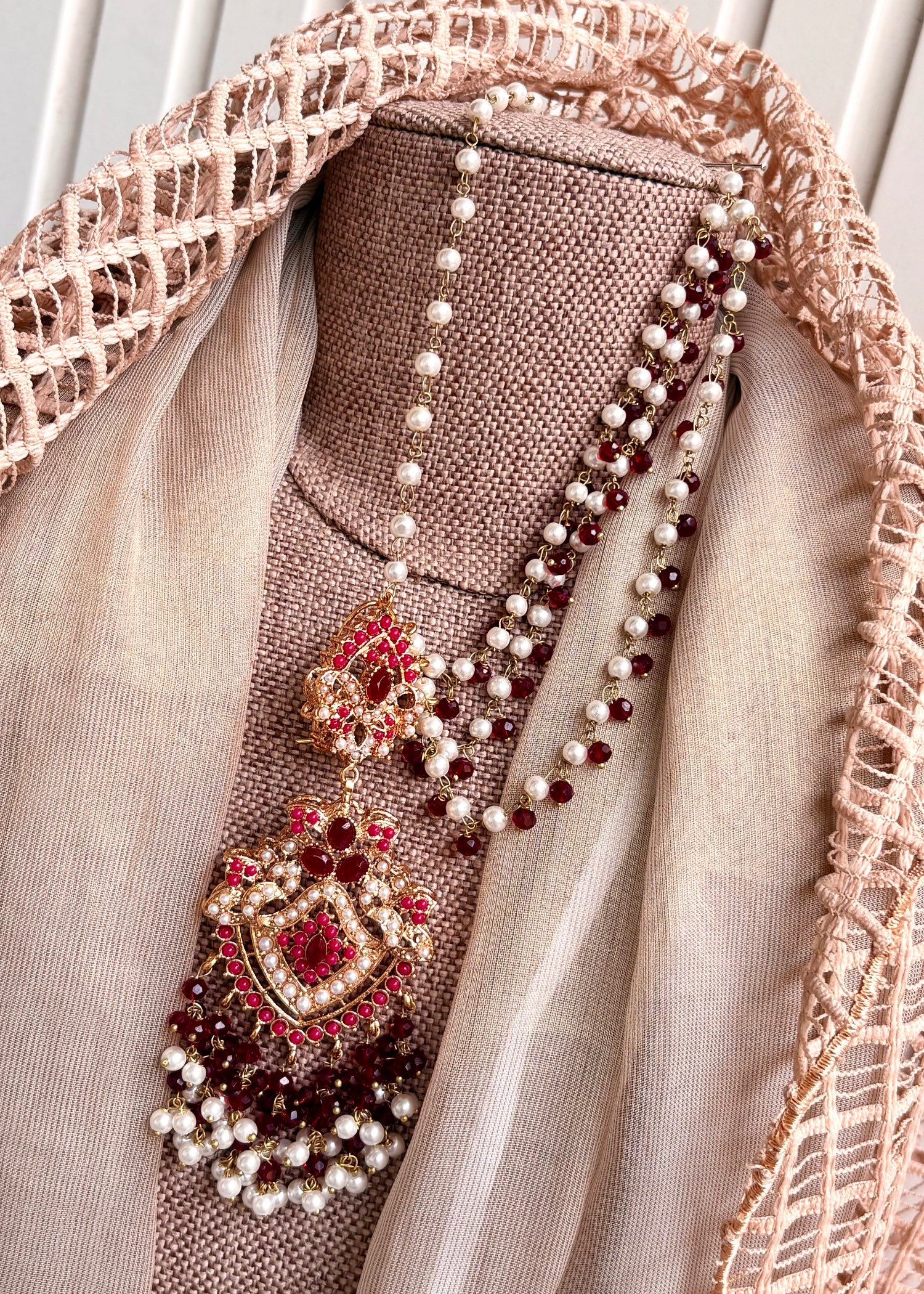 Jewelry Set in Maroon Color by - Trendy Women Jewelry Set BVG6801