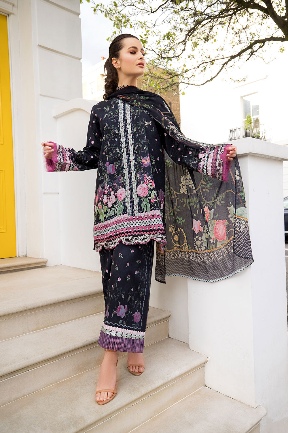 Lawn Prints – Design 4B