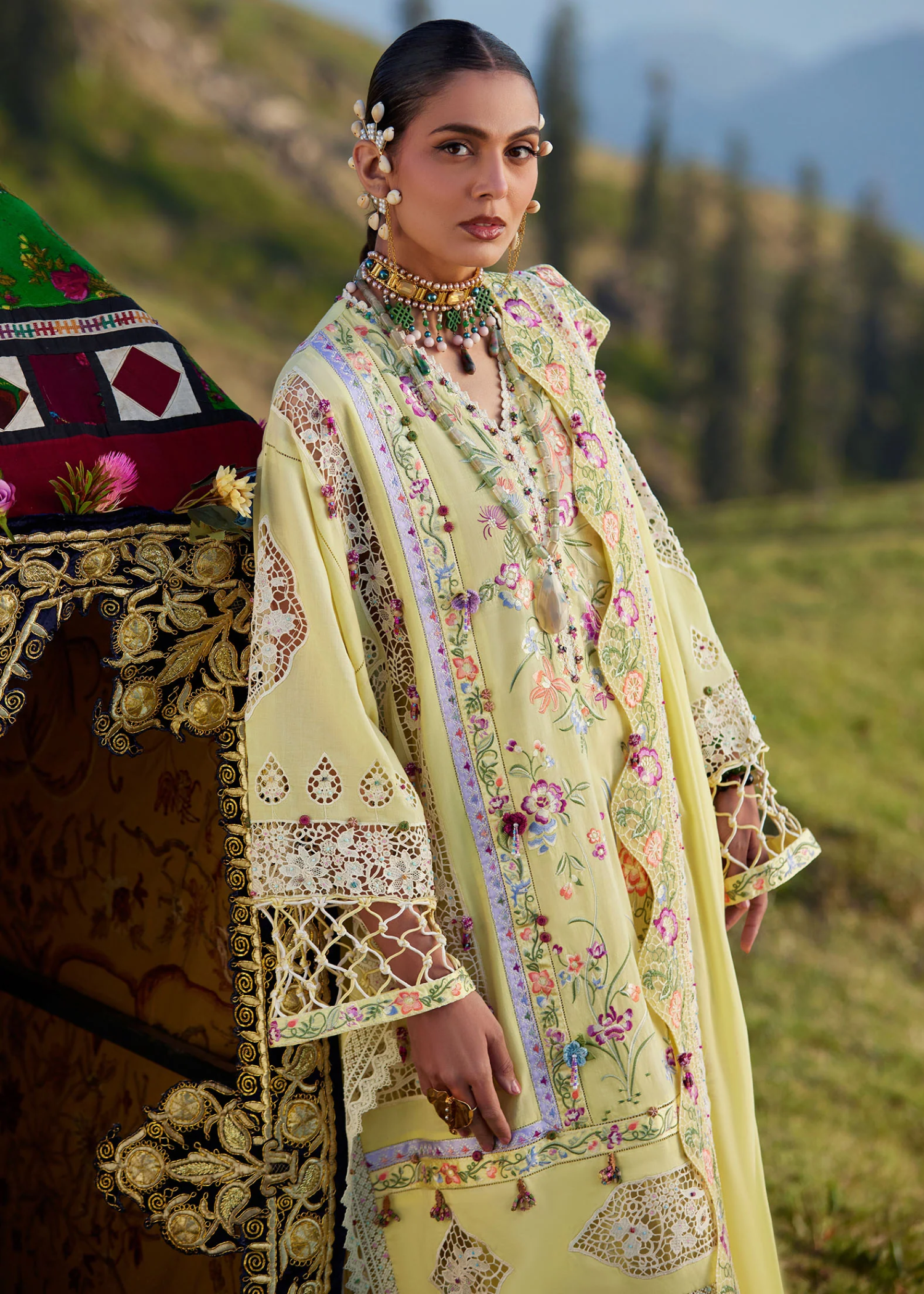 slub lawn Unstitched in Pale yellow