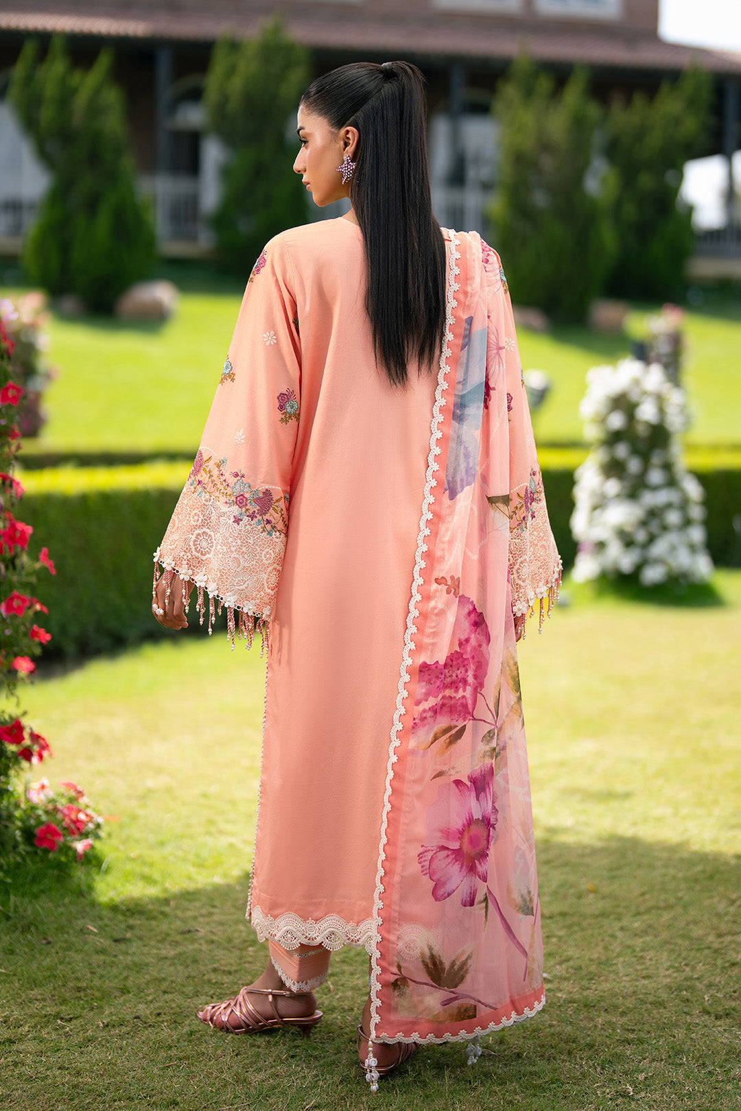 Summer Lawn – 7072-Eva