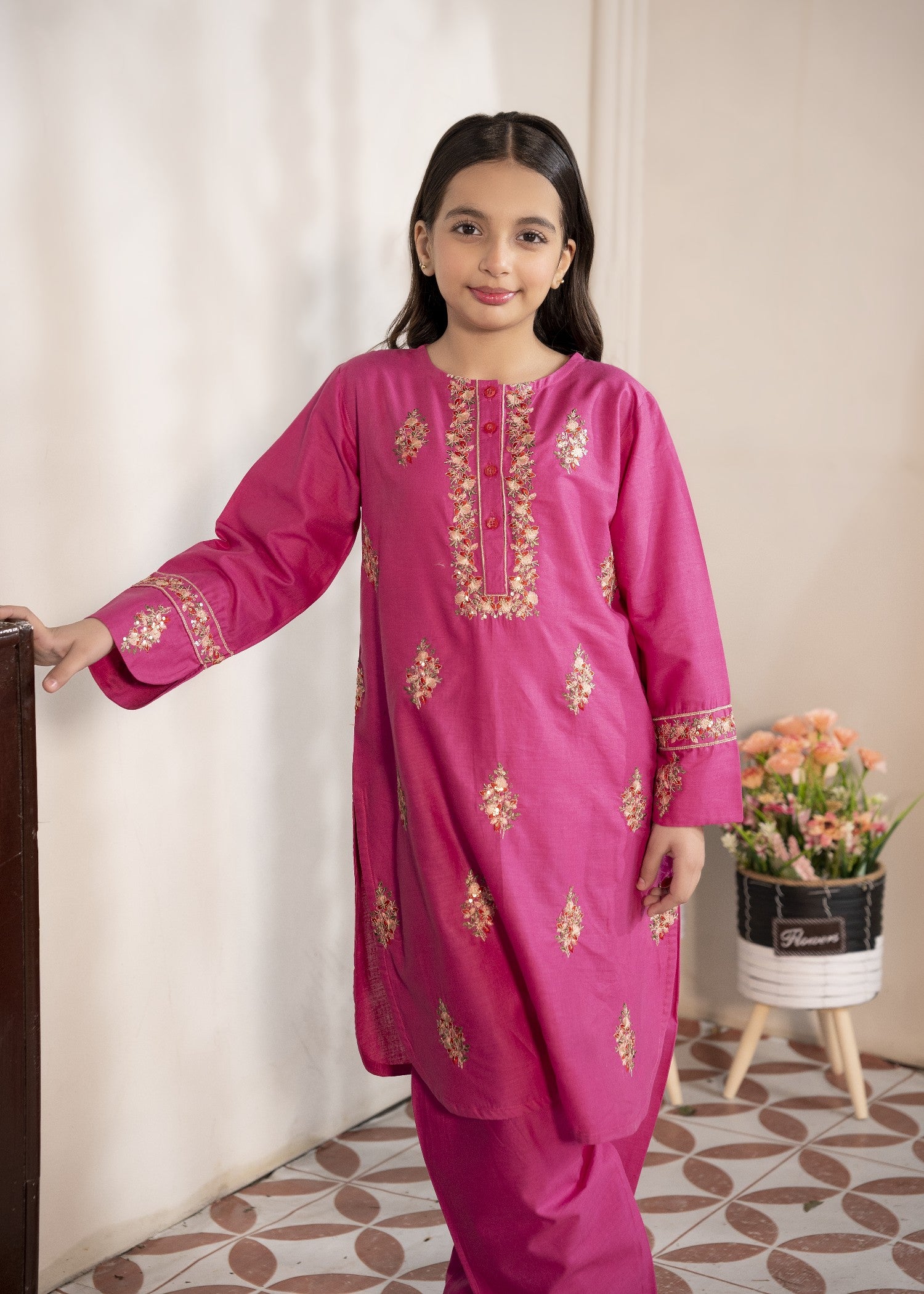 lawn cotton Kurta Set in Thulian pink