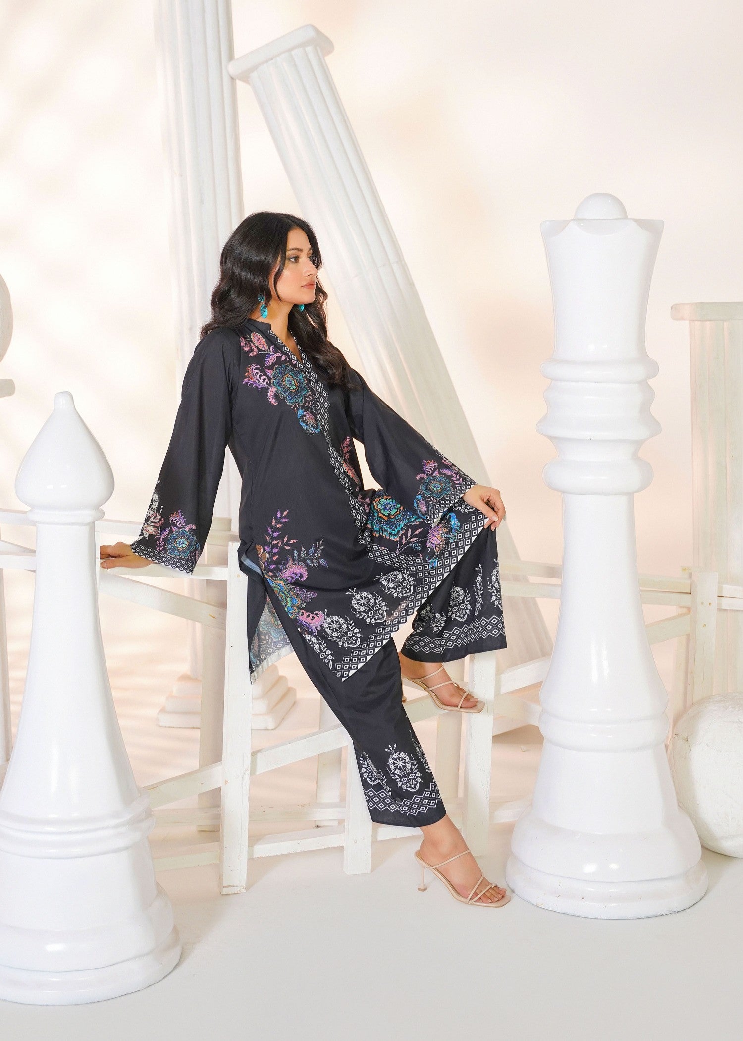 pk raw silk Kurta Set in Black