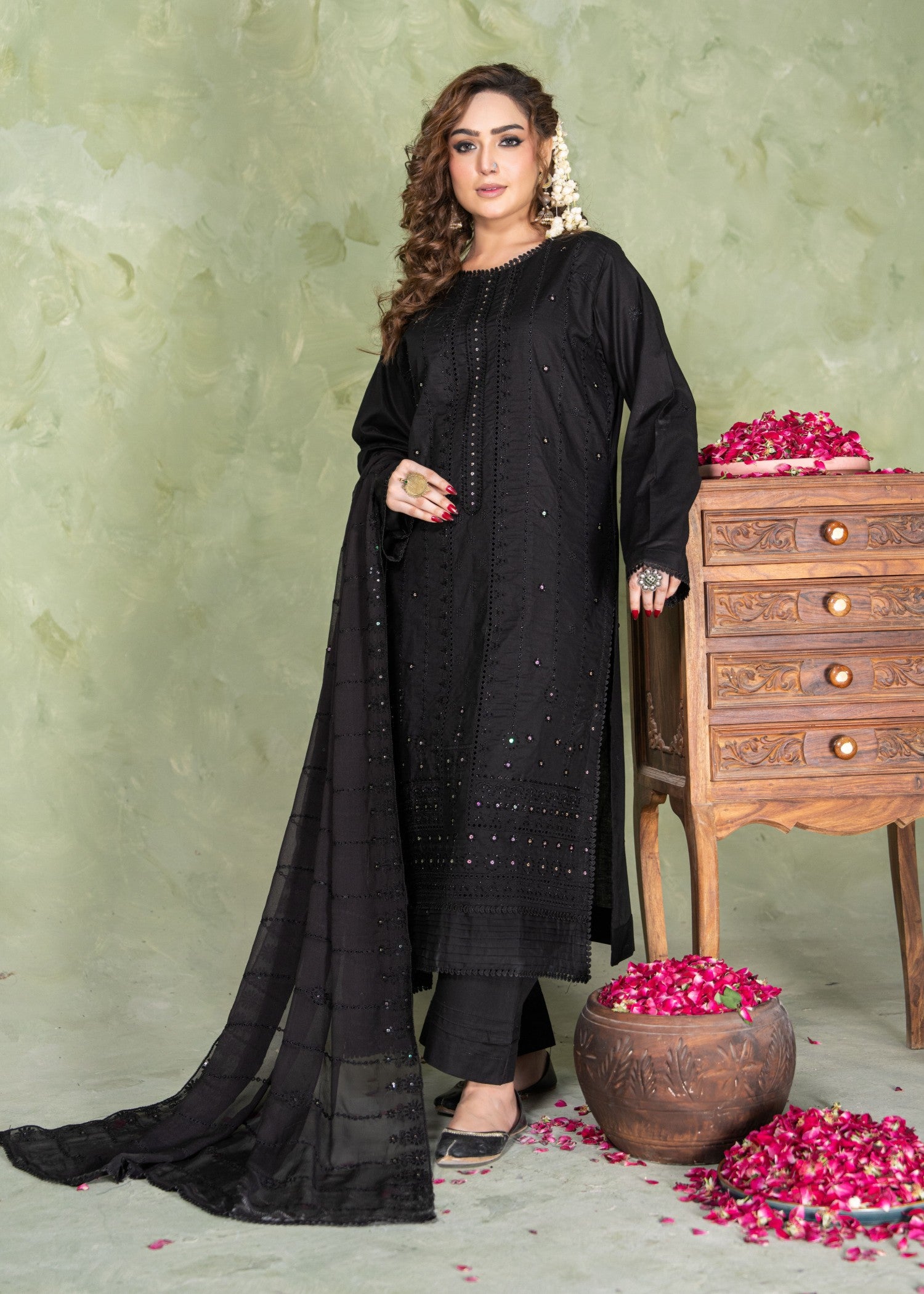 lawn Kurta Set in Black, jet black