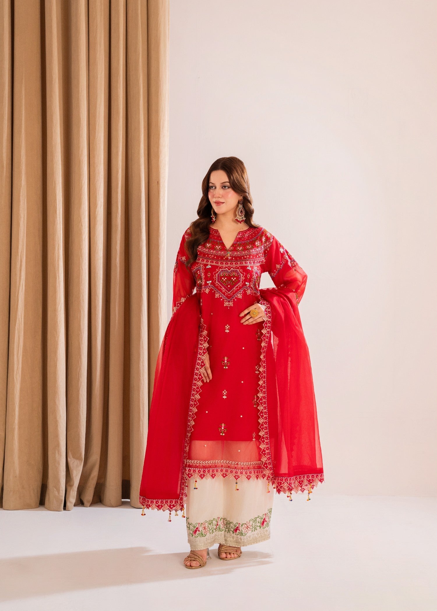 organza Kurta Set in Red, off-white