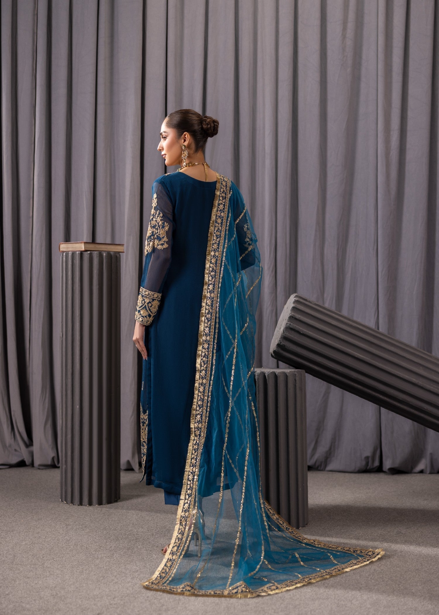 bemberg crinkle chiffon Kurta Set in Teal