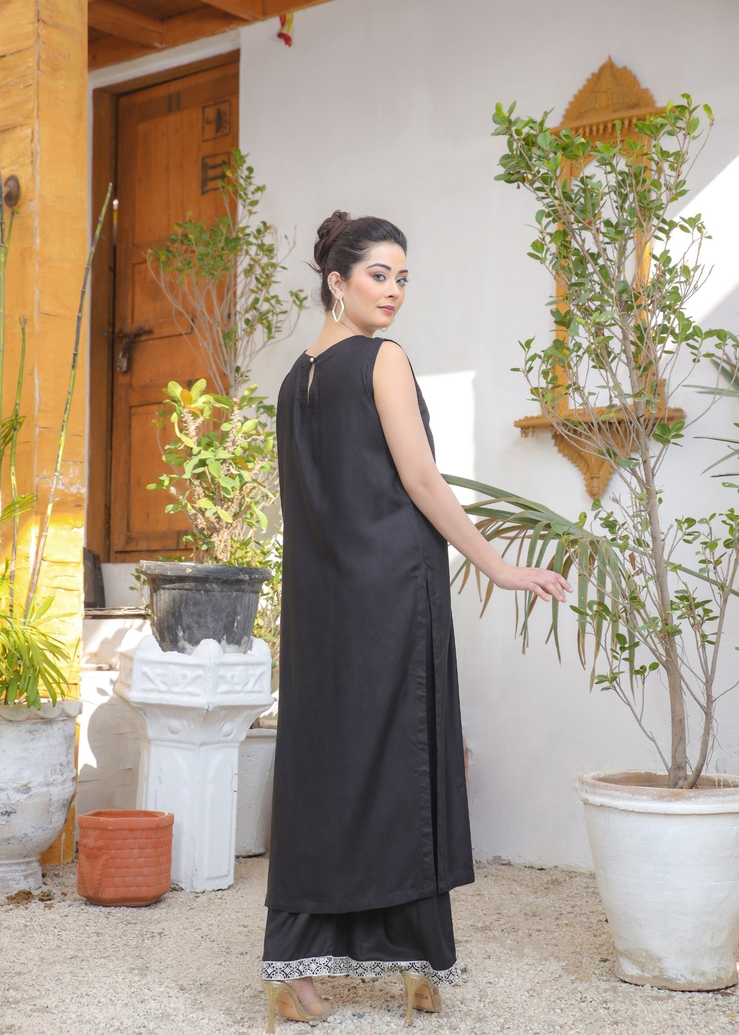 linen Kurti in Black