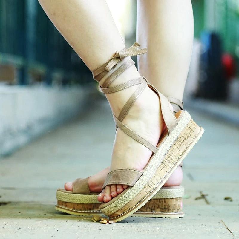 Women's open-toed sandals with cross straps