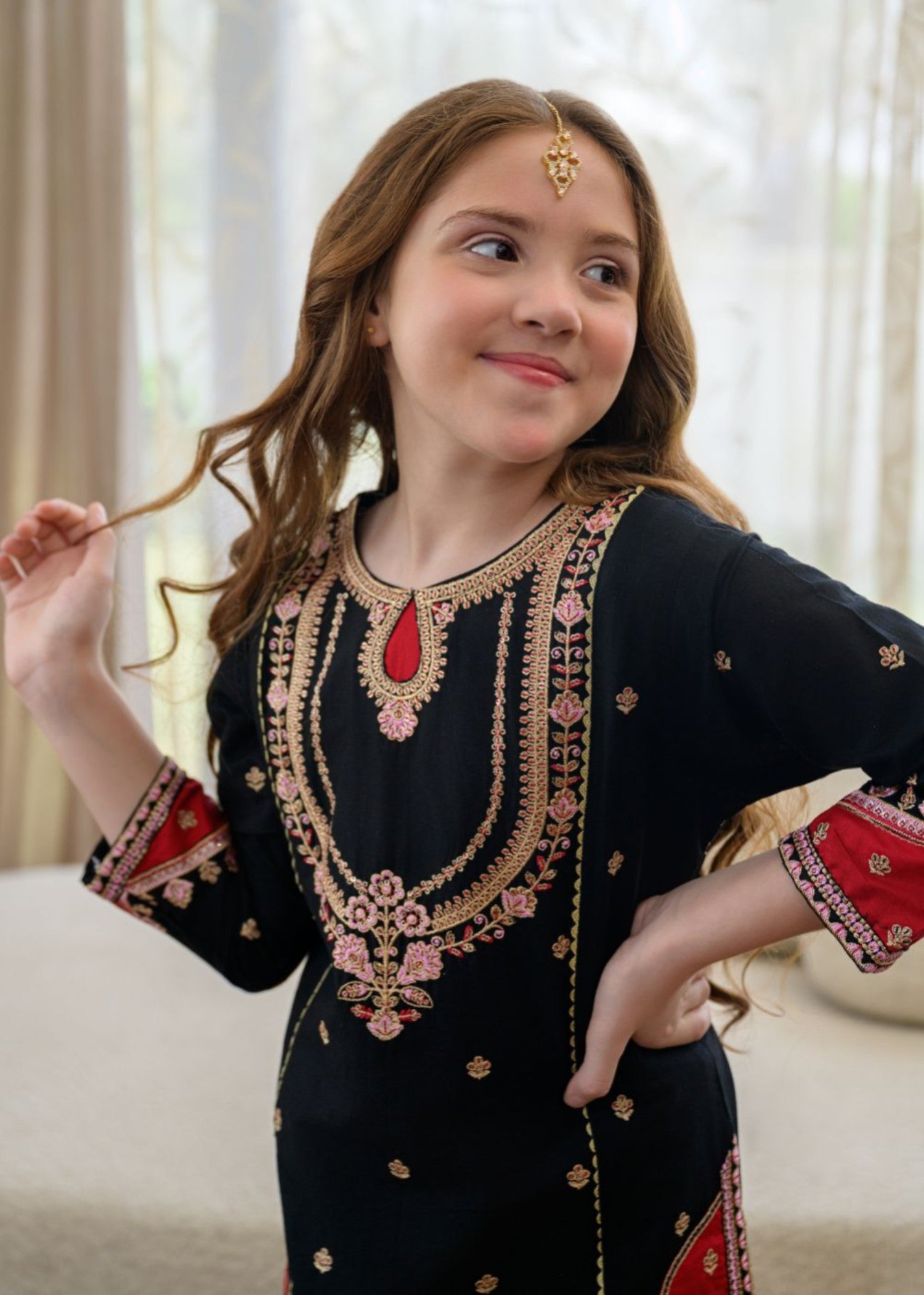 lawn Kurta Set in Black, red