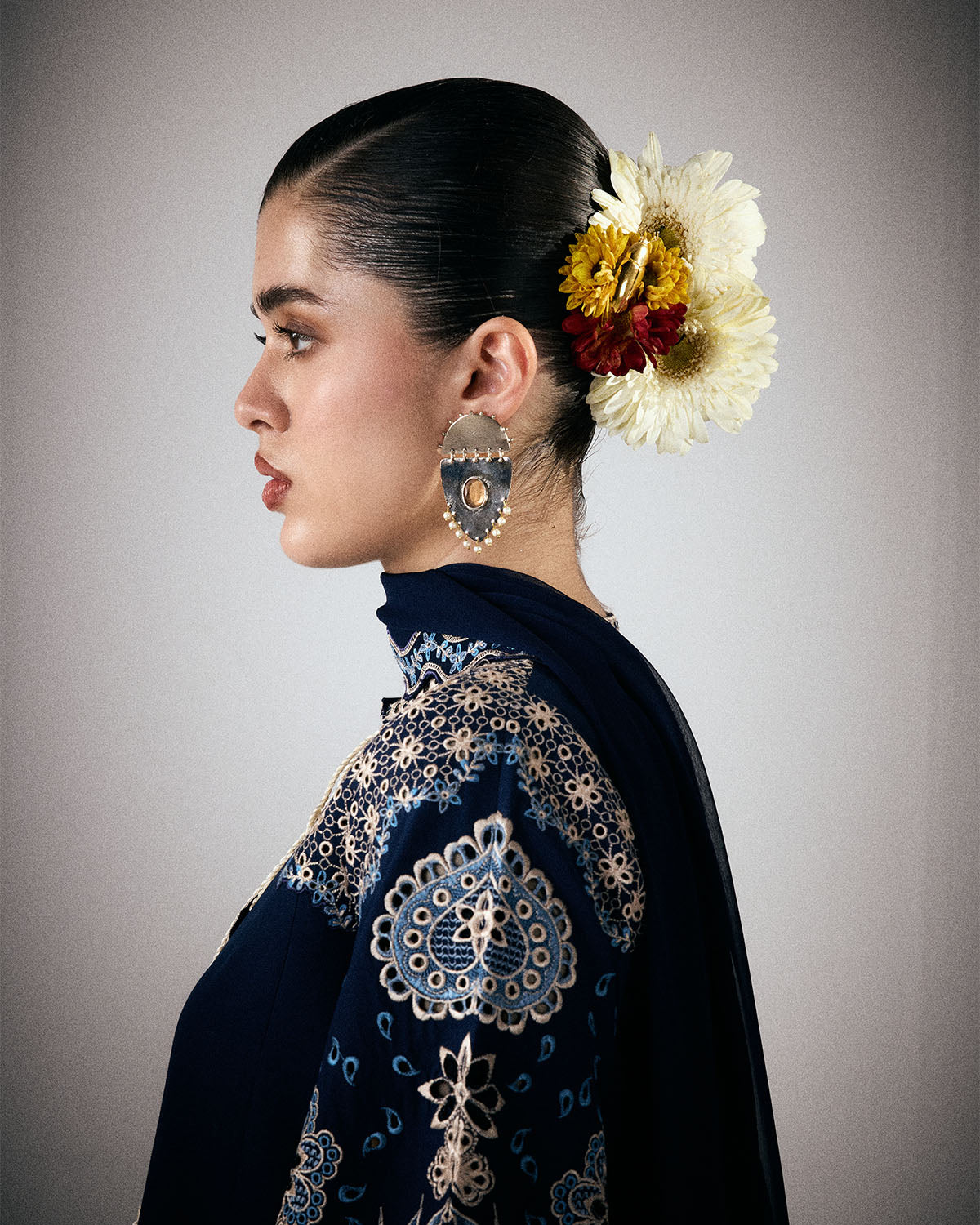 Jugnu Luxury Lawn Edit – Tiva