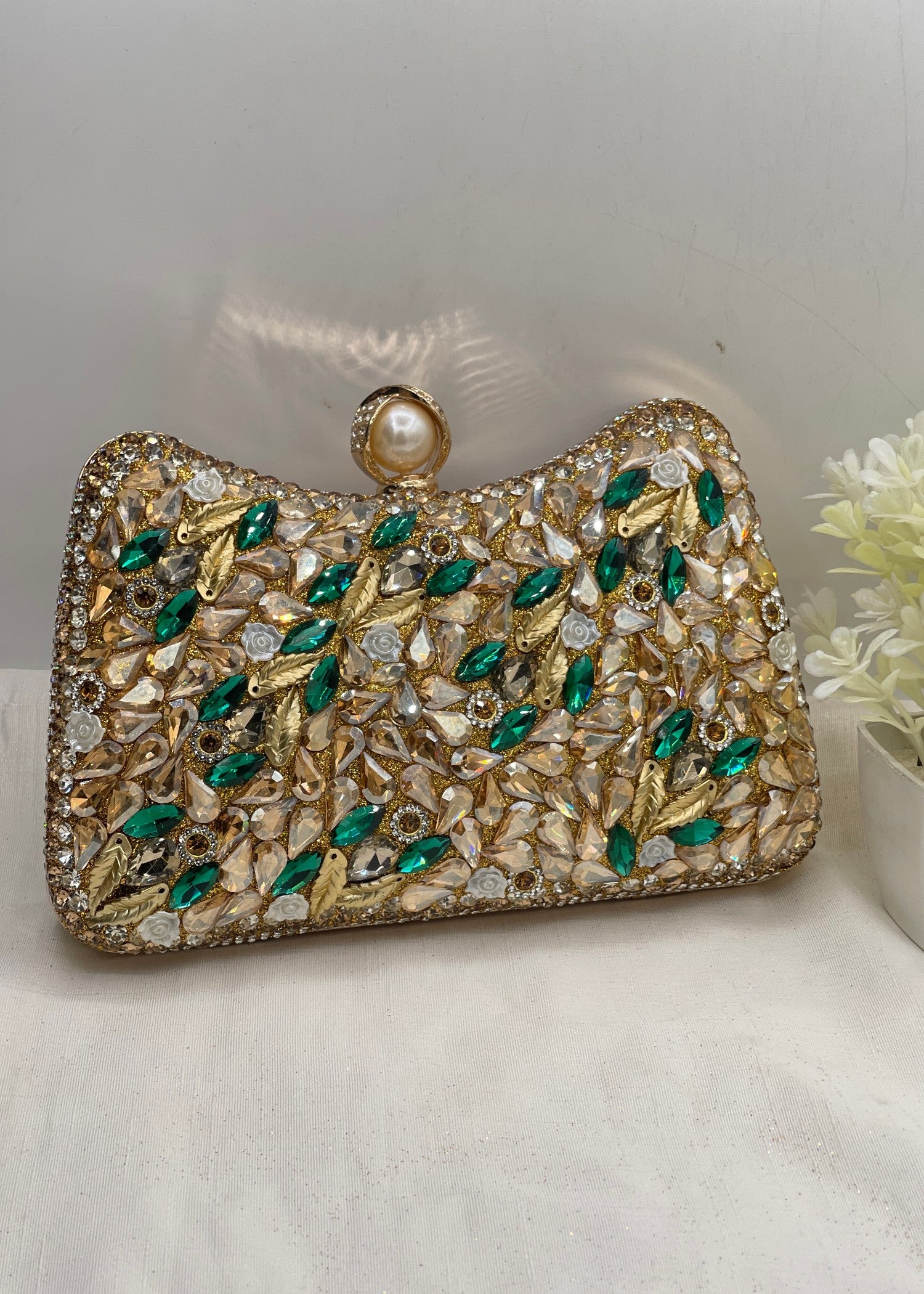 Clutch in Champagne, green Color by - Trendy Women Clutch ZGS4875