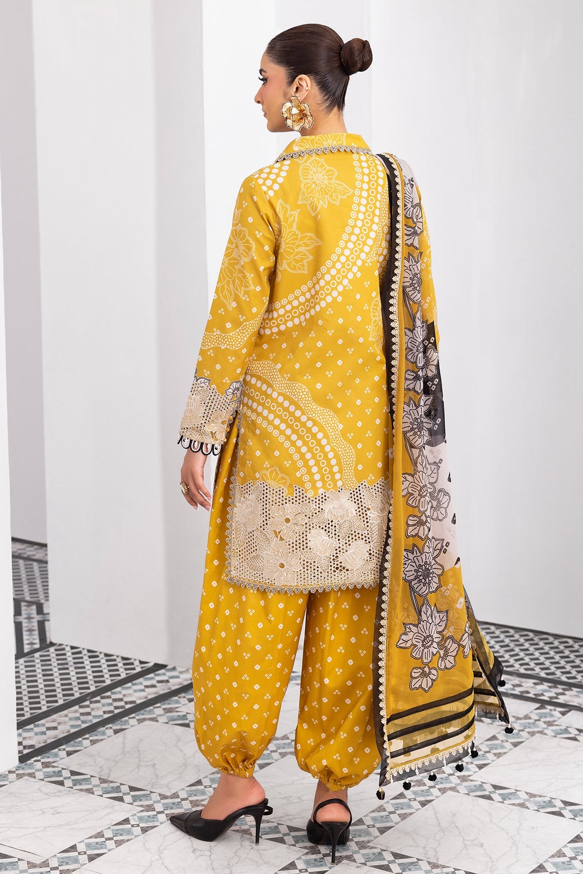 Rang-e-Bahar Lawn – CRB6-20