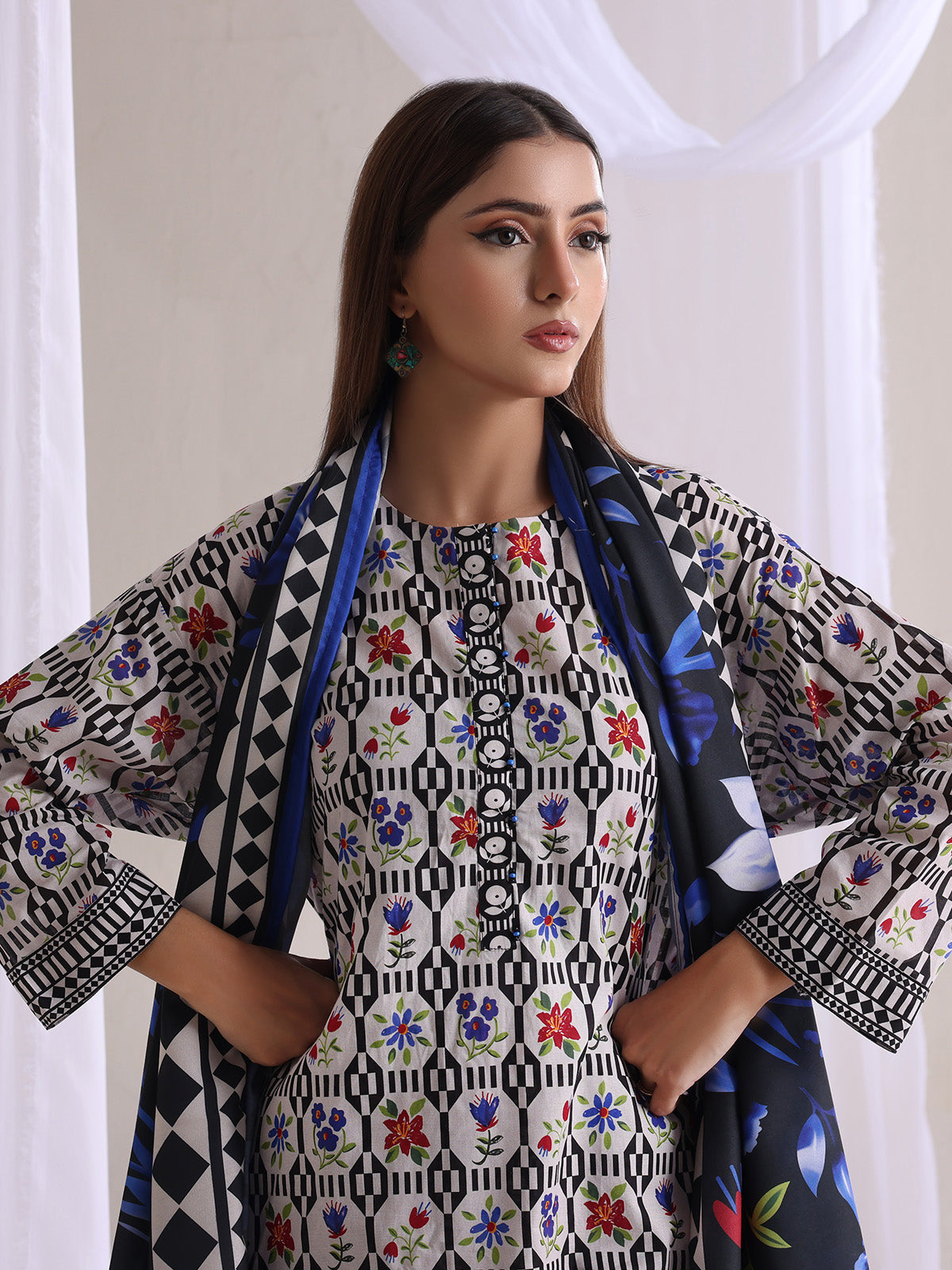ribbed lawn Kurta Set in Jet black