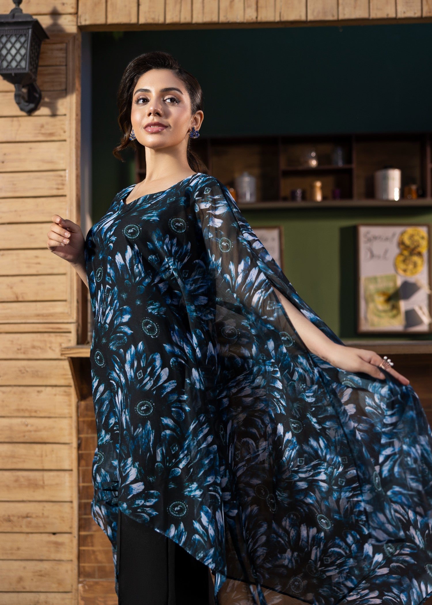 chiffon Kaftan in Black, dark blue