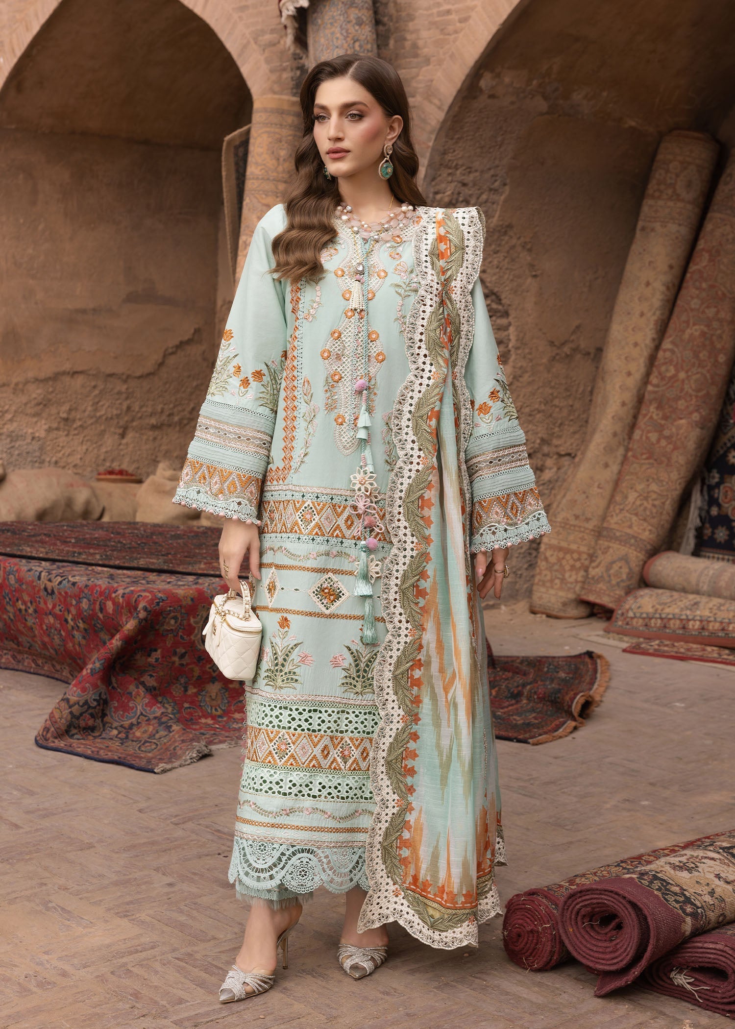 Breeze Festive Luxury Lawn – RUNA-8-A
