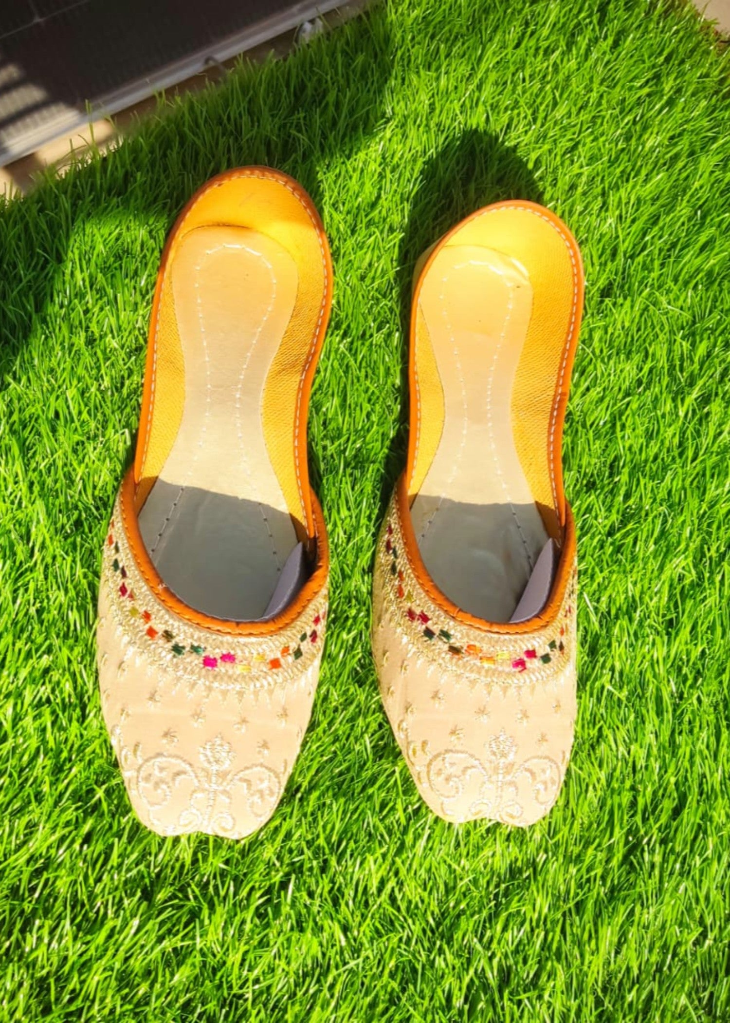 Khussa in Cream by - High Quality Women Khussa QNS2663