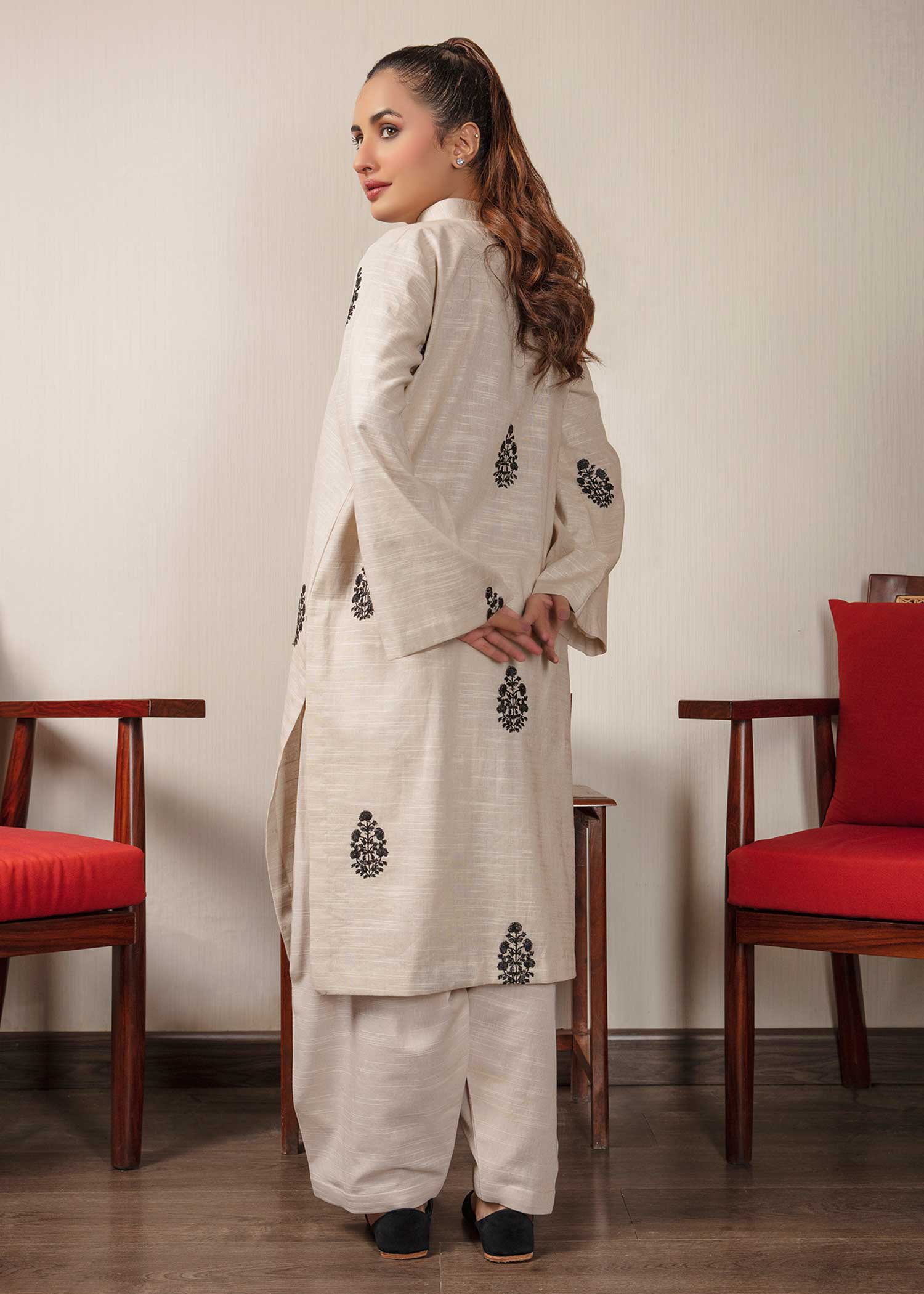 khaddar Kurta Set in Off-white